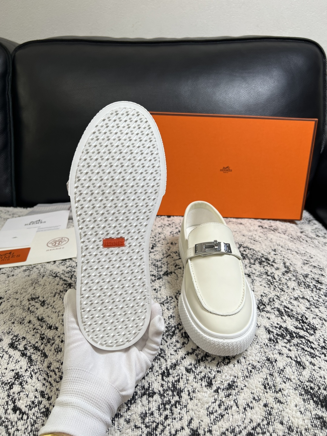 Hermes  高品质  顶级工艺品  爱马仕 专柜同步发售原厂配置，意大利进口原版牛皮面料，高品质拼接工艺，全进口水染