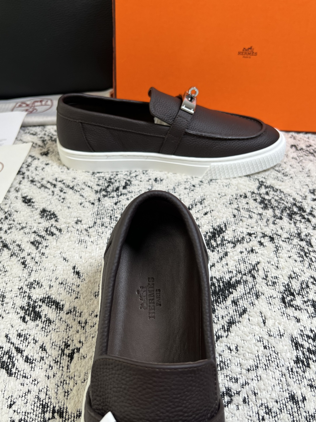 Hermes  高品质  顶级工艺品  爱马仕 专柜同步发售原厂配置，意大利进口原版牛皮面料，高品质拼接工艺，全进口水染