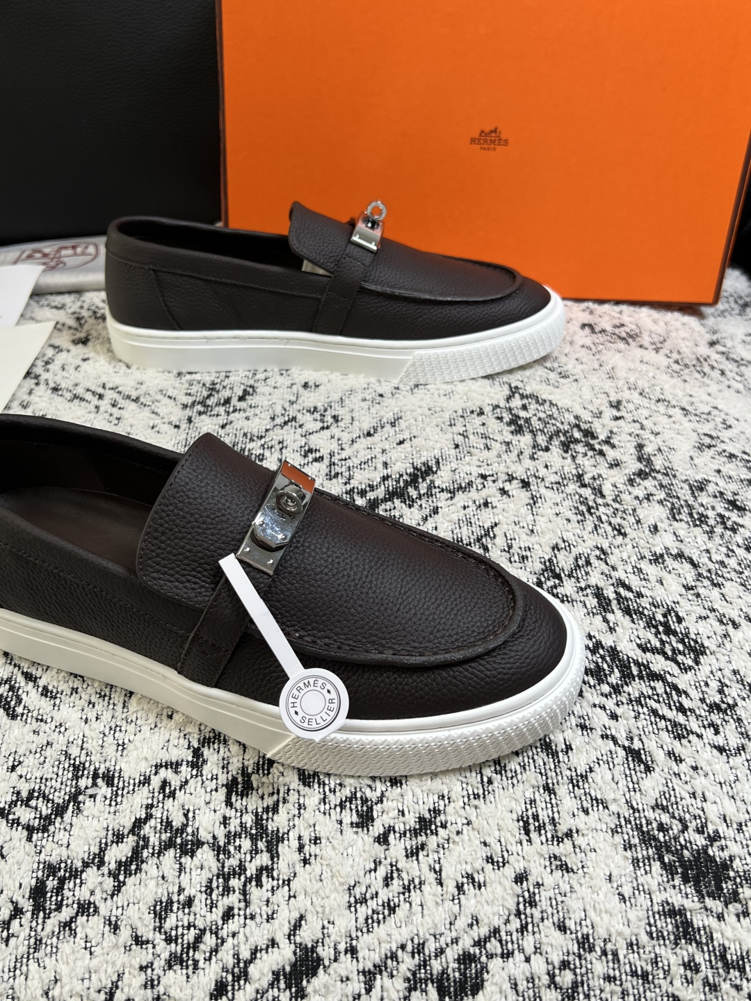 Hermes  高品质  顶级工艺品  爱马仕 专柜同步发售原厂配置，意大利进口原版牛皮面料，高品质拼接工艺，全进口水染