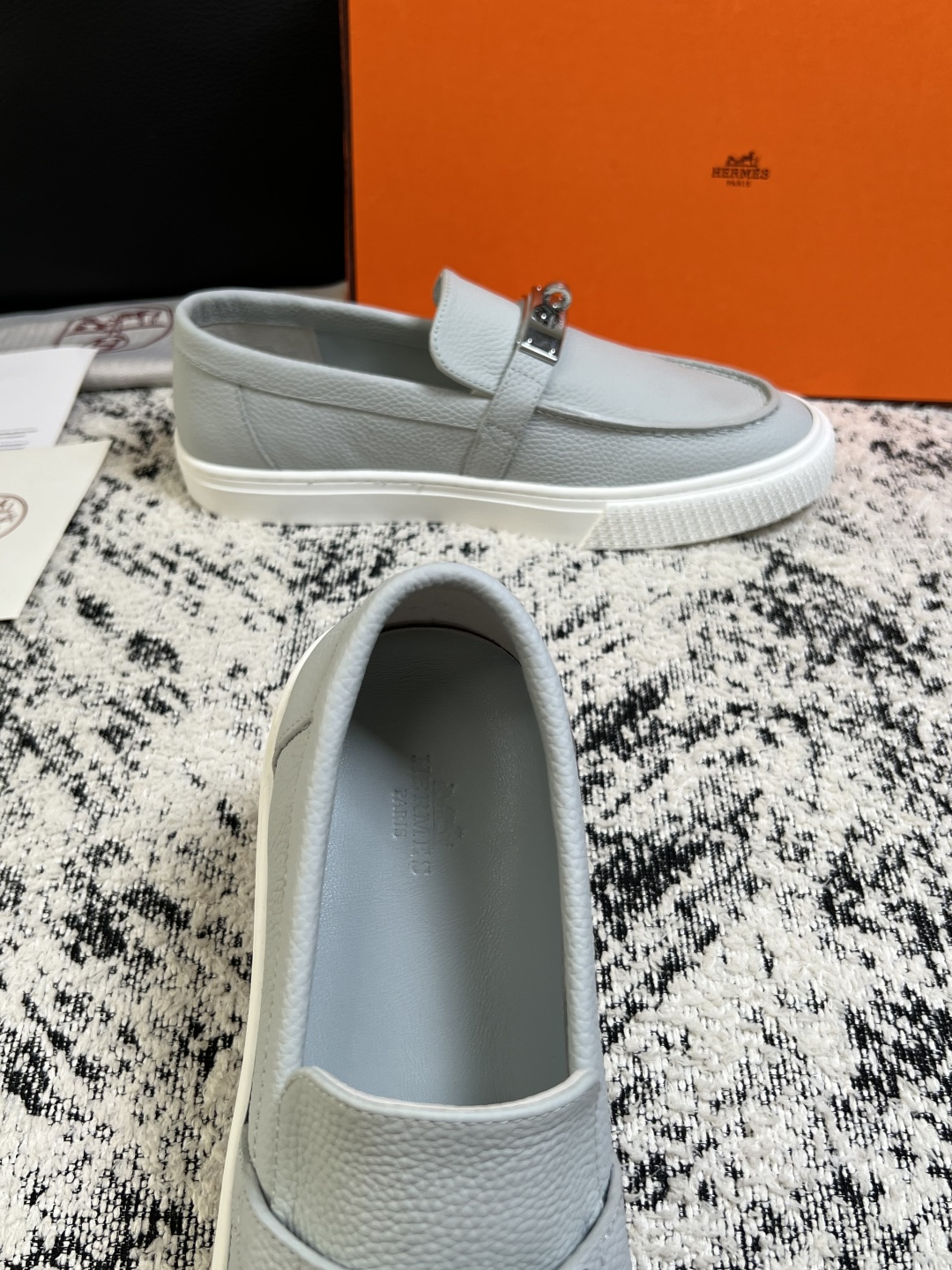 Hermes  高品质  顶级工艺品  爱马仕 专柜同步发售原厂配置，意大利进口原版牛皮面料，高品质拼接工艺，全进口水染