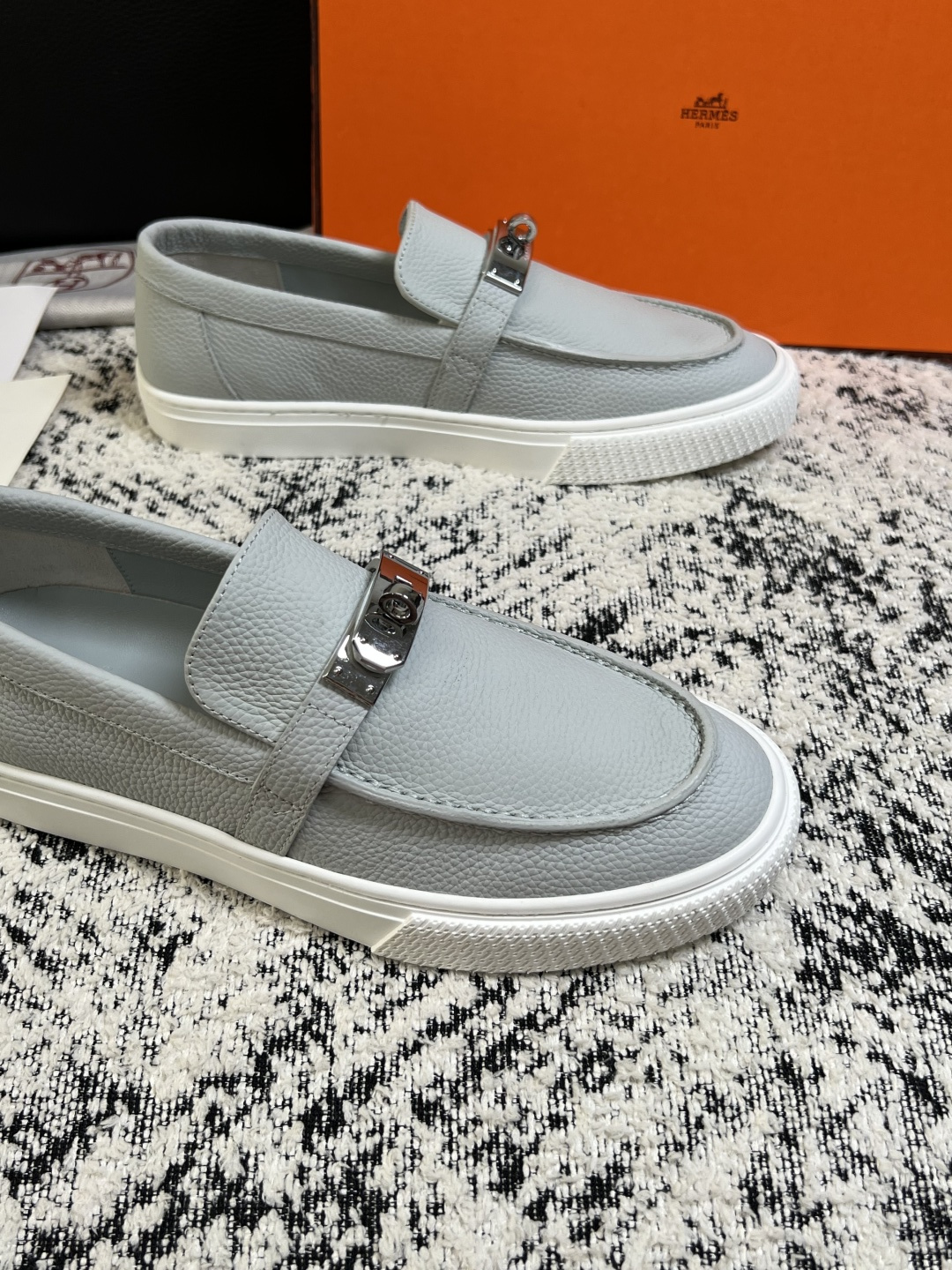 Hermes  高品质  顶级工艺品  爱马仕 专柜同步发售原厂配置，意大利进口原版牛皮面料，高品质拼接工艺，全进口水染