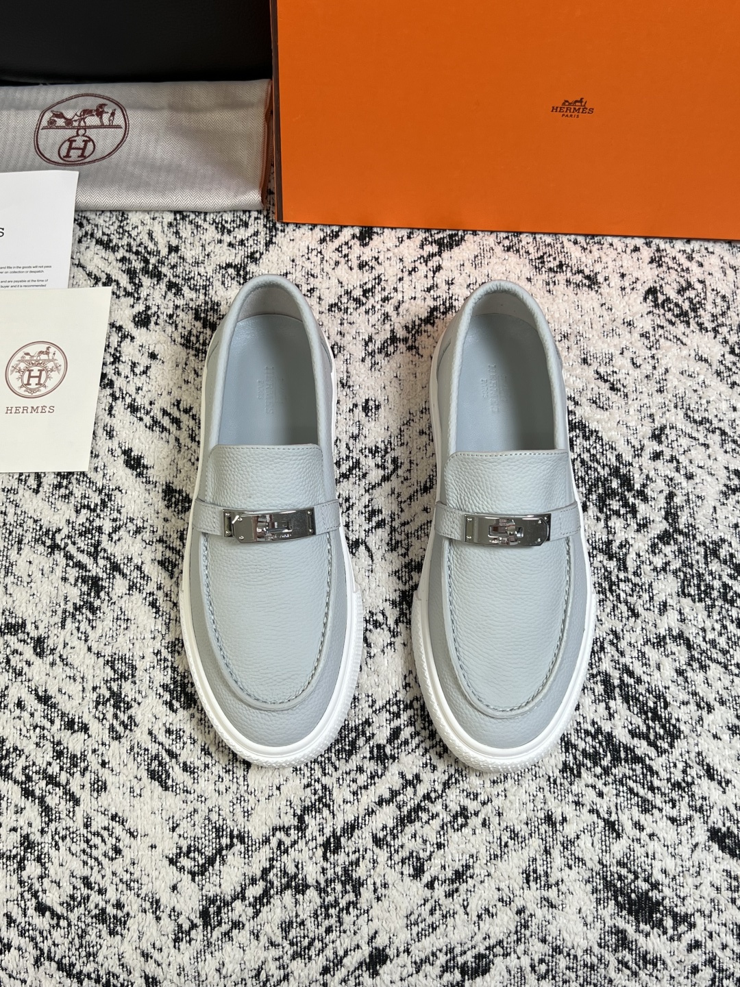 Hermes  高品质  顶级工艺品  爱马仕 专柜同步发售原厂配置，意大利进口原版牛皮面料，高品质拼接工艺，全进口水染