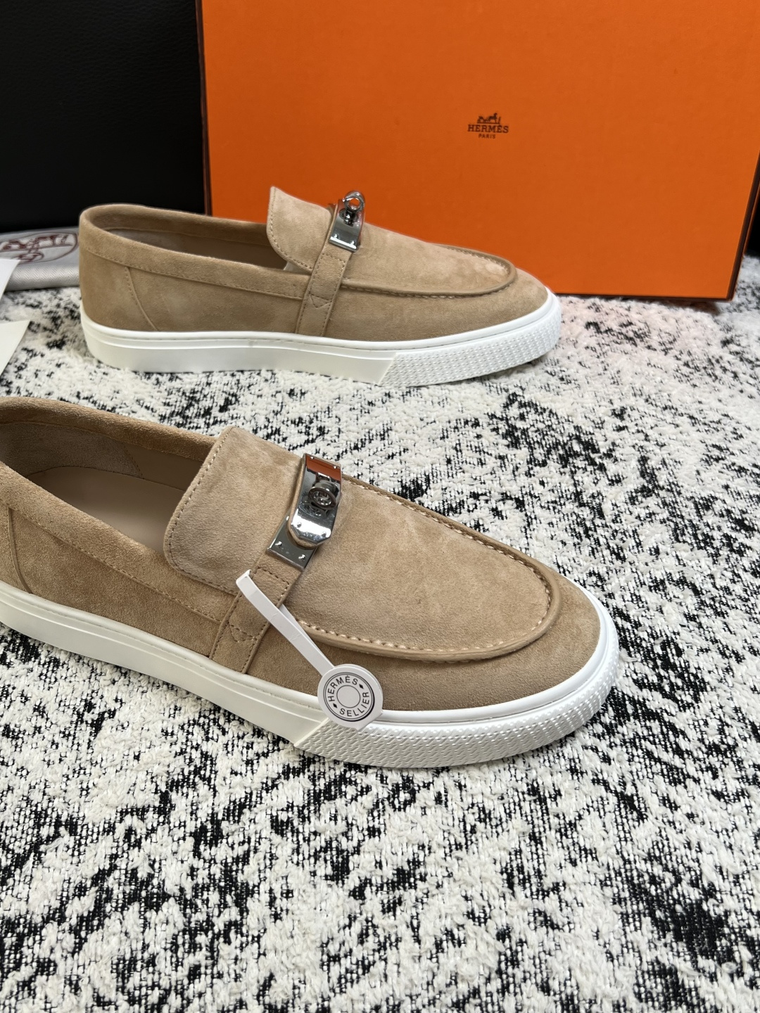 Hermes  高品质  顶级工艺品  爱马仕 专柜同步发售原厂配置，意大利进口原版牛皮面料，高品质拼接工艺，全进口水染