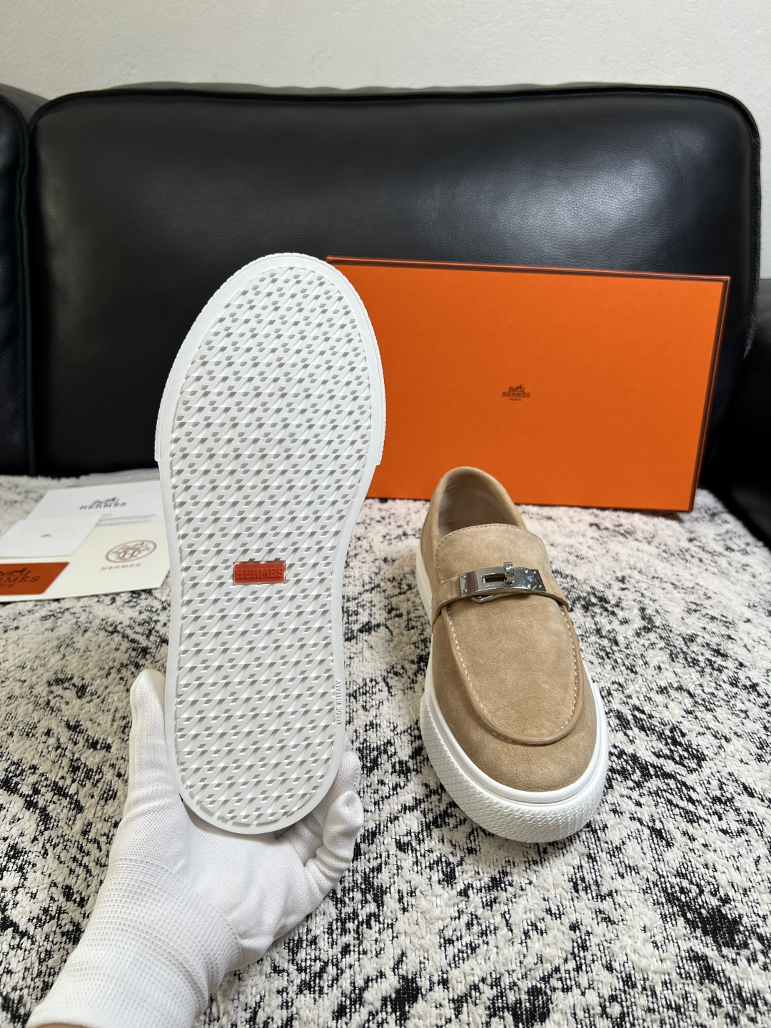 Hermes  高品质  顶级工艺品  爱马仕 专柜同步发售原厂配置，意大利进口原版牛皮面料，高品质拼接工艺，全进口水染