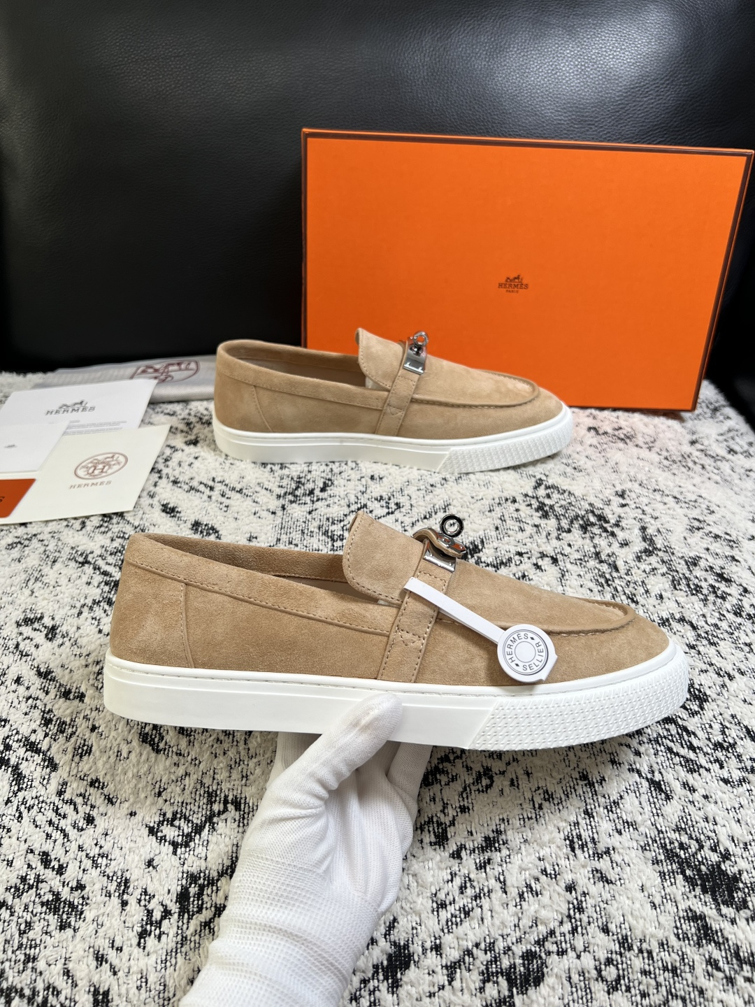 Hermes  高品质  顶级工艺品  爱马仕 专柜同步发售原厂配置，意大利进口原版牛皮面料，高品质拼接工艺，全进口水染