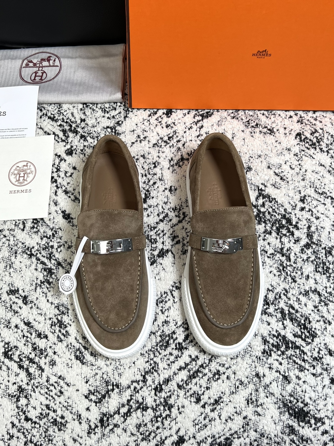 Hermes  高品质  顶级工艺品  爱马仕 专柜同步发售原厂配置，意大利进口原版牛皮面料，高品质拼接工艺，全进口水染