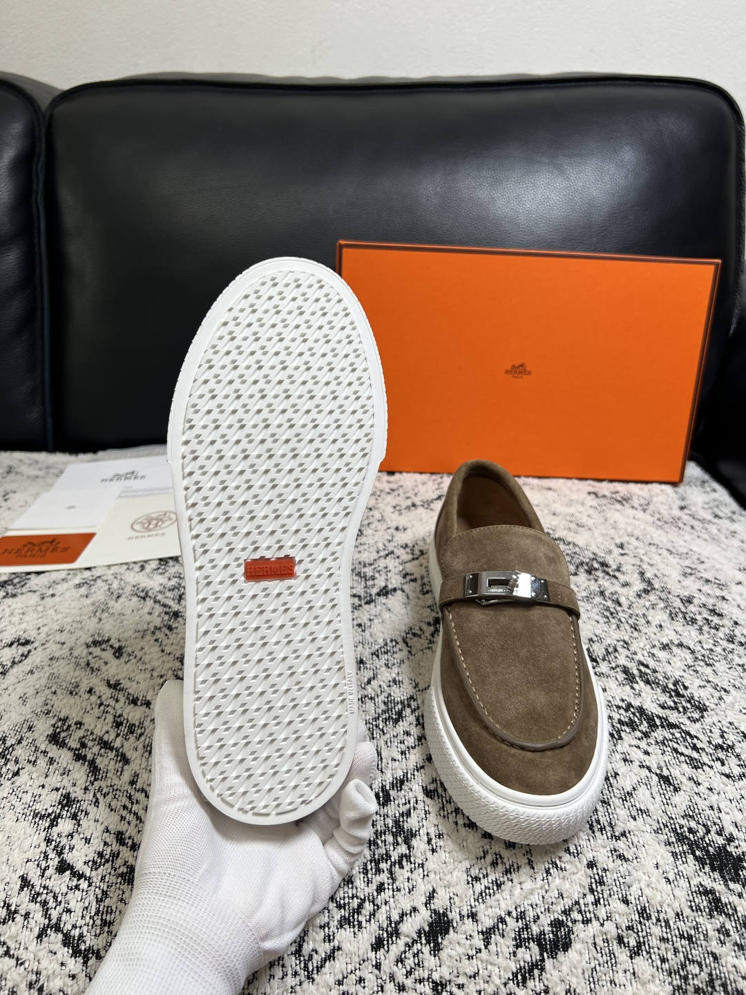 Hermes  高品质  顶级工艺品  爱马仕 专柜同步发售原厂配置，意大利进口原版牛皮面料，高品质拼接工艺，全进口水染
