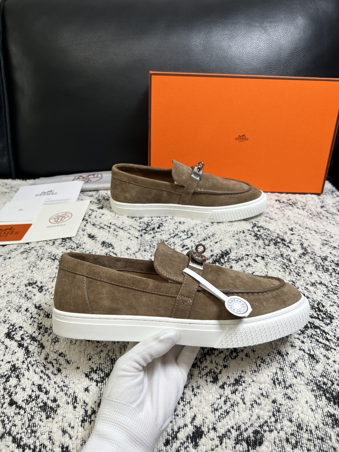 Hermes  高品质  顶级工艺品  爱马仕 专柜同步发售原厂配置，意大利进口原版牛皮面料，高品质拼接工艺，全进口水染