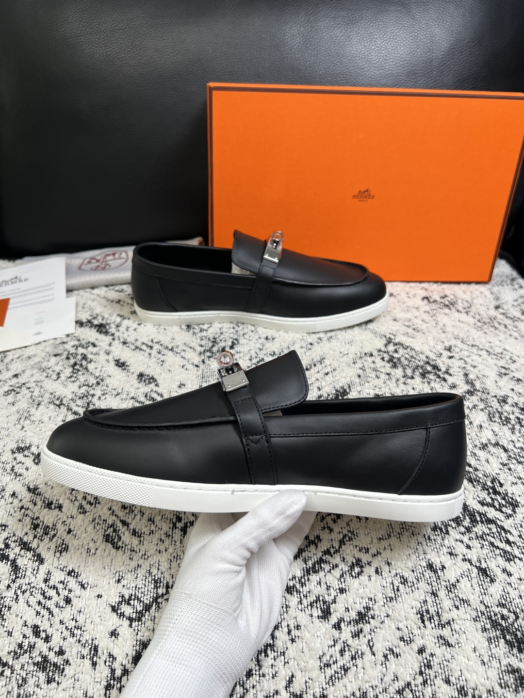 Hermes  高品质  顶级工艺品  爱马仕 专柜同步发售原厂配置，意大利进口原版牛皮面料，高品质拼接工艺，全进口水染