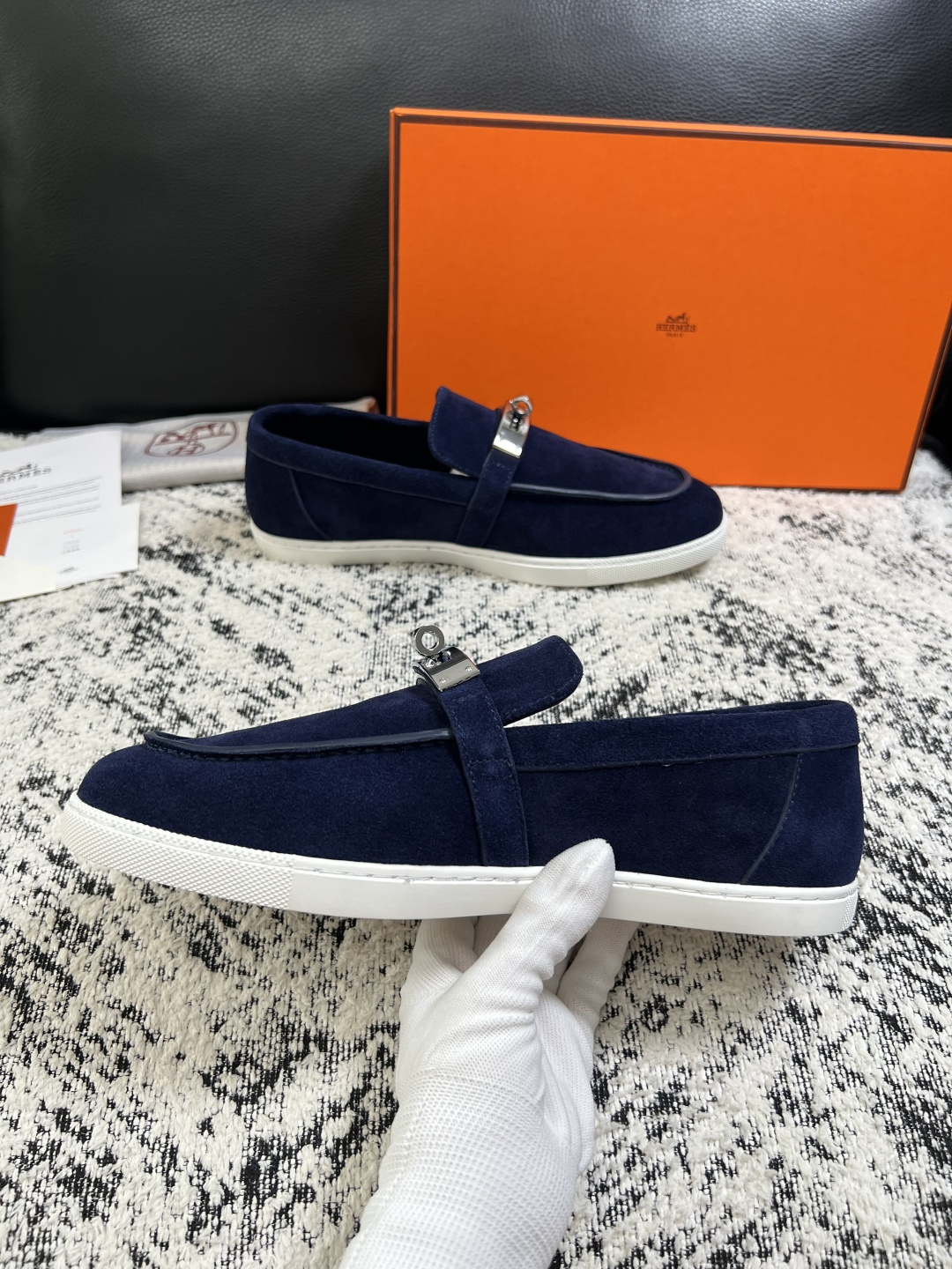 Hermes  高品质  顶级工艺品  爱马仕 专柜同步发售原厂配置，意大利进口原版牛皮面料，高品质拼接工艺，全进口水染