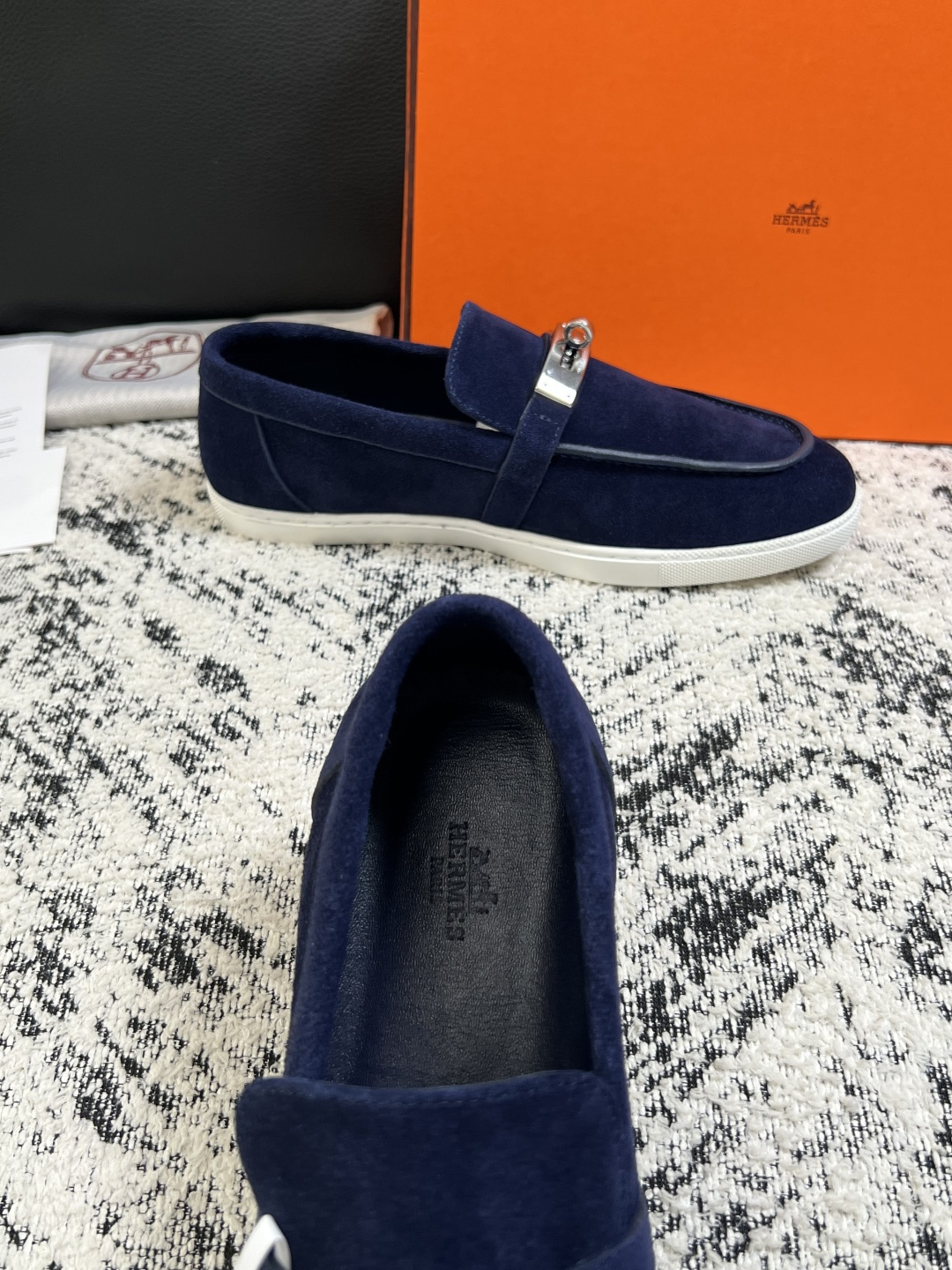 Hermes  高品质  顶级工艺品  爱马仕 专柜同步发售原厂配置，意大利进口原版牛皮面料，高品质拼接工艺，全进口水染