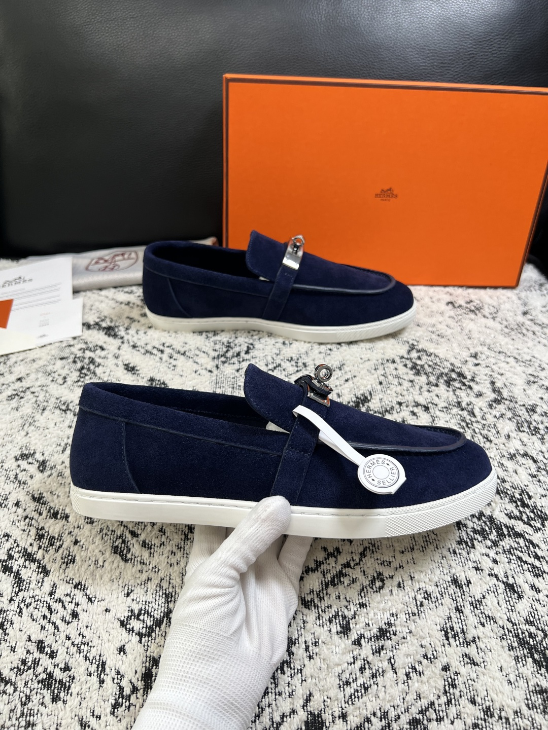 Hermes  高品质  顶级工艺品  爱马仕 专柜同步发售原厂配置，意大利进口原版牛皮面料，高品质拼接工艺，全进口水染