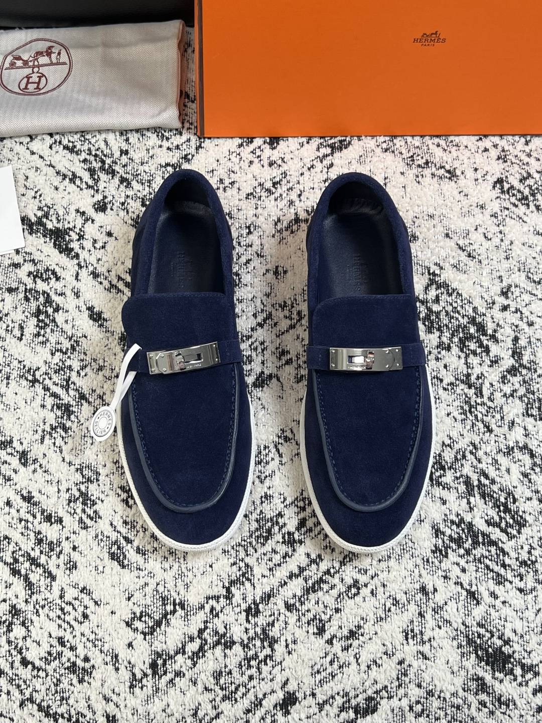 Hermes  高品质  顶级工艺品  爱马仕 专柜同步发售原厂配置，意大利进口原版牛皮面料，高品质拼接工艺，全进口水染