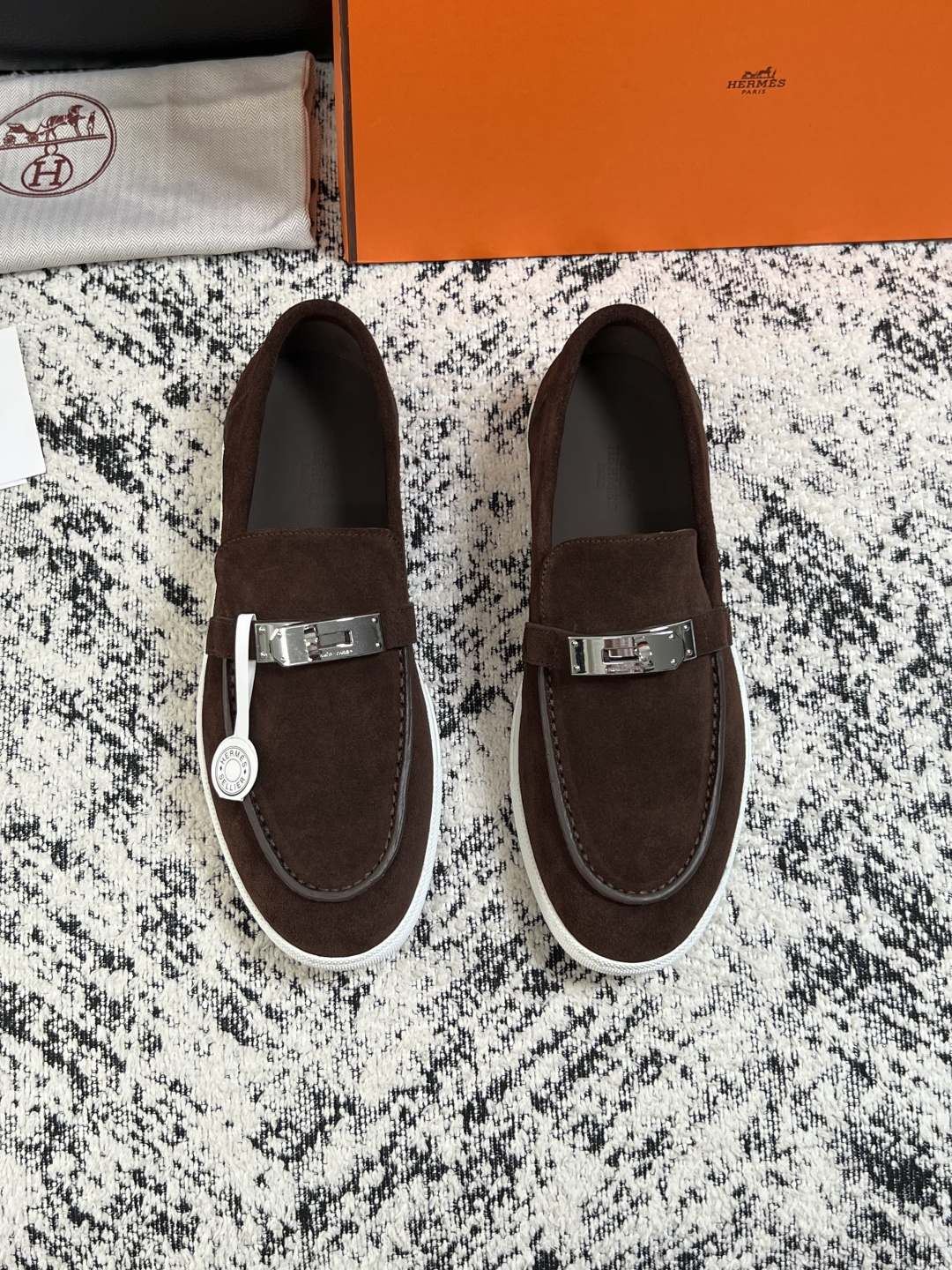 Hermes  高品质  顶级工艺品  爱马仕 专柜同步发售原厂配置，意大利进口原版牛皮面料，高品质拼接工艺，全进口水染