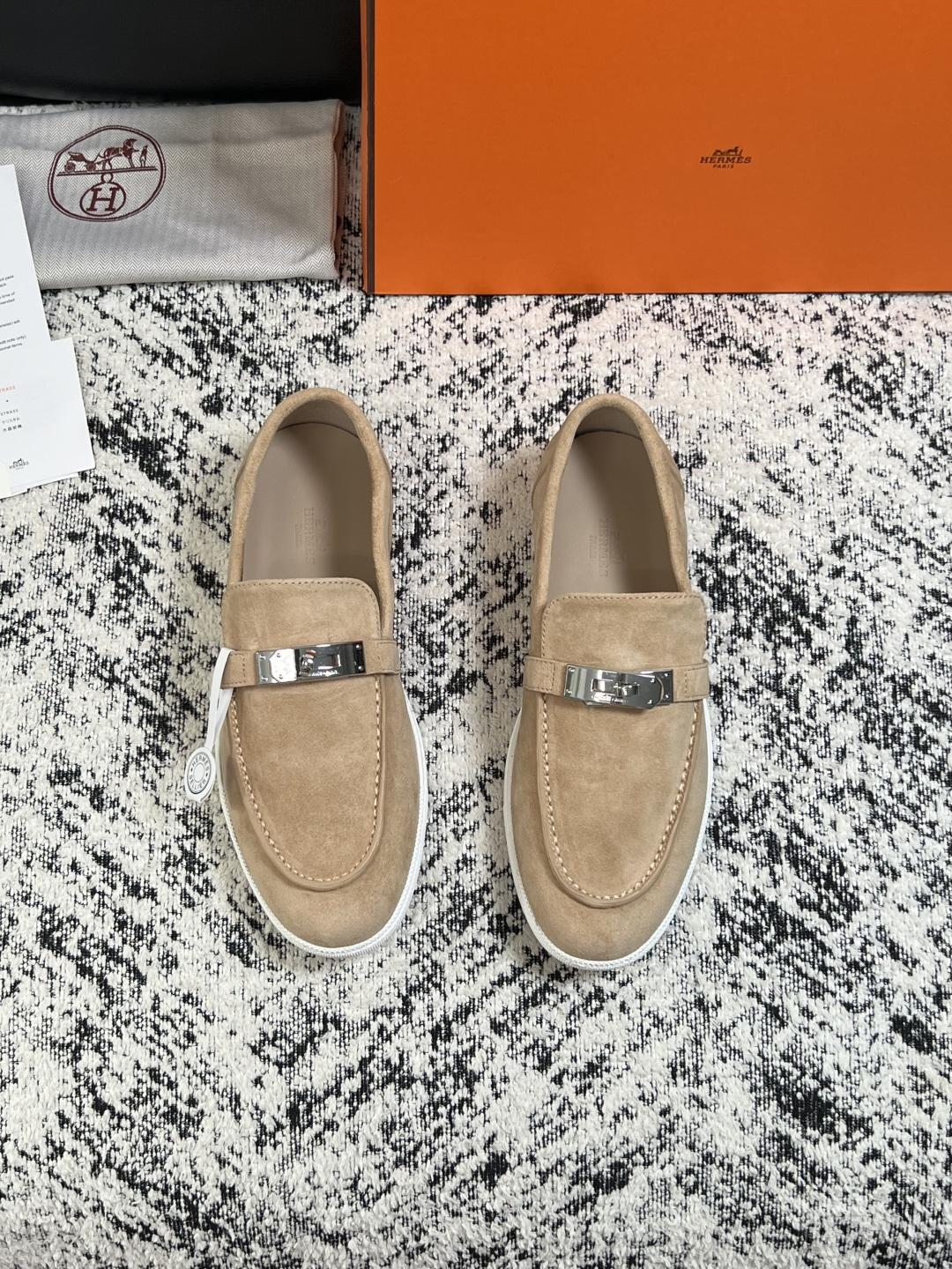 Hermes  高品质  顶级工艺品  爱马仕 专柜同步发售原厂配置，意大利进口原版牛皮面料，高品质拼接工艺，全进口水染
