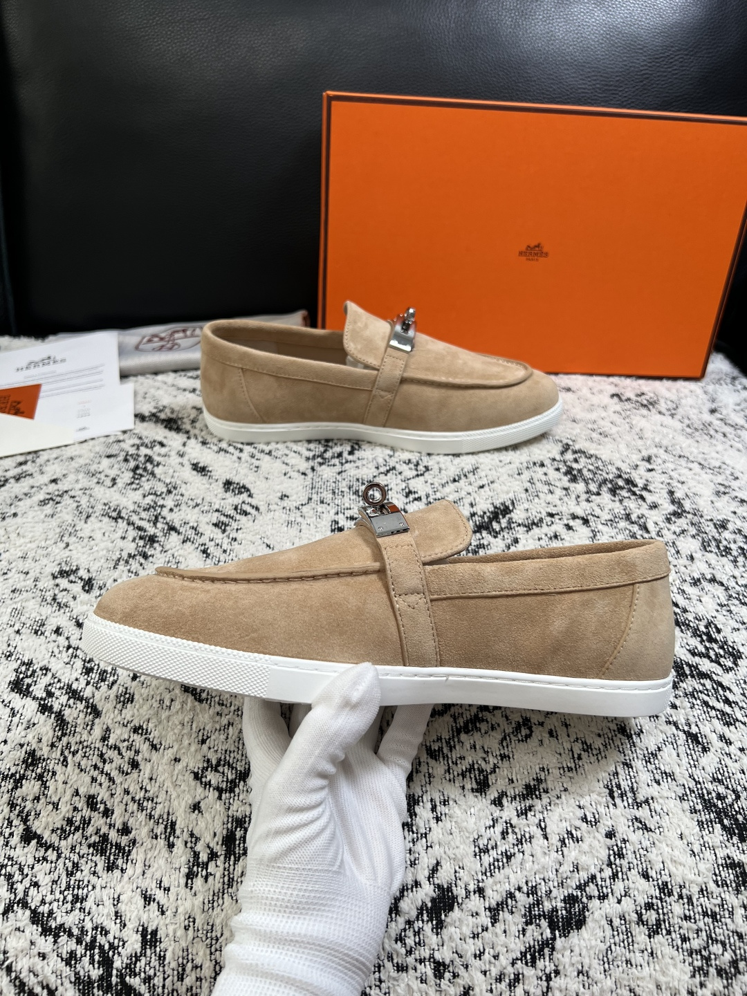 Hermes  高品质  顶级工艺品  爱马仕 专柜同步发售原厂配置，意大利进口原版牛皮面料，高品质拼接工艺，全进口水染