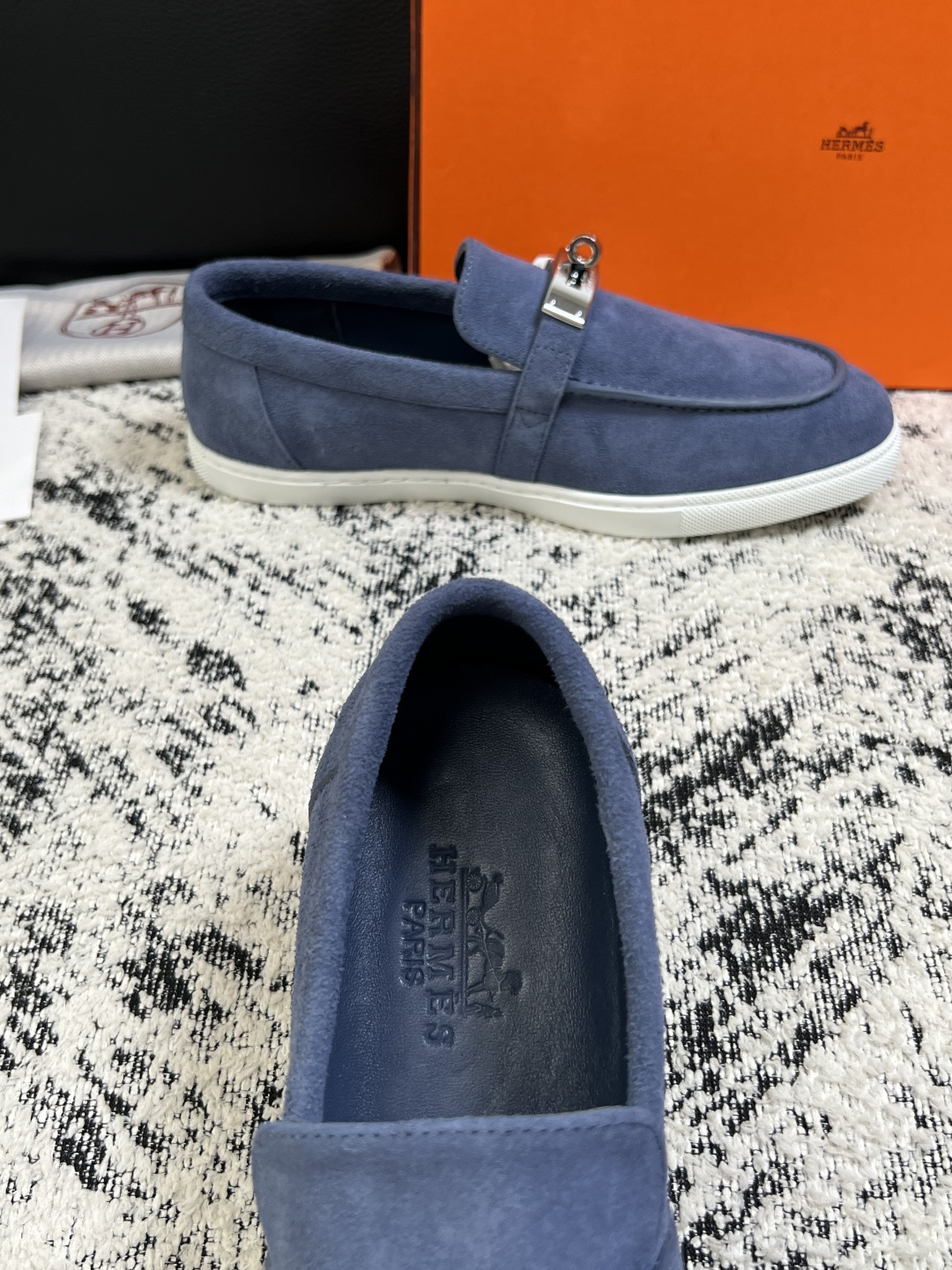 Hermes  高品质  顶级工艺品  爱马仕 专柜同步发售原厂配置，意大利进口原版牛皮面料，高品质拼接工艺，全进口水染