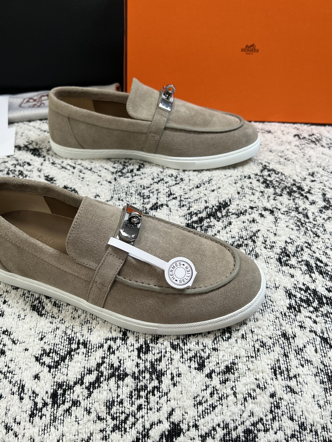 Hermes  高品质  顶级工艺品  爱马仕 专柜同步发售原厂配置，意大利进口原版牛皮面料，高品质拼接工艺，全进口水染