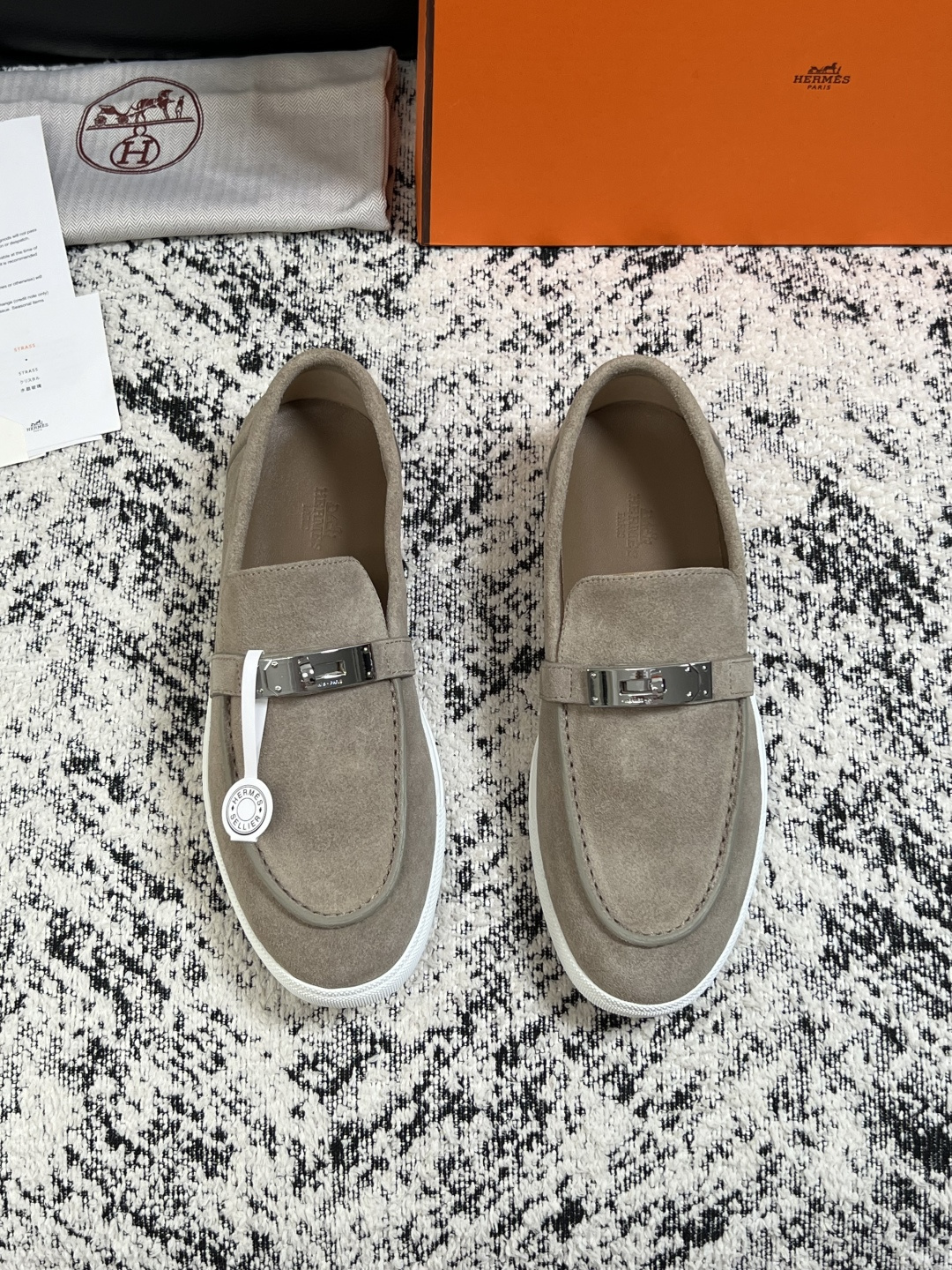 Hermes  高品质  顶级工艺品  爱马仕 专柜同步发售原厂配置，意大利进口原版牛皮面料，高品质拼接工艺，全进口水染