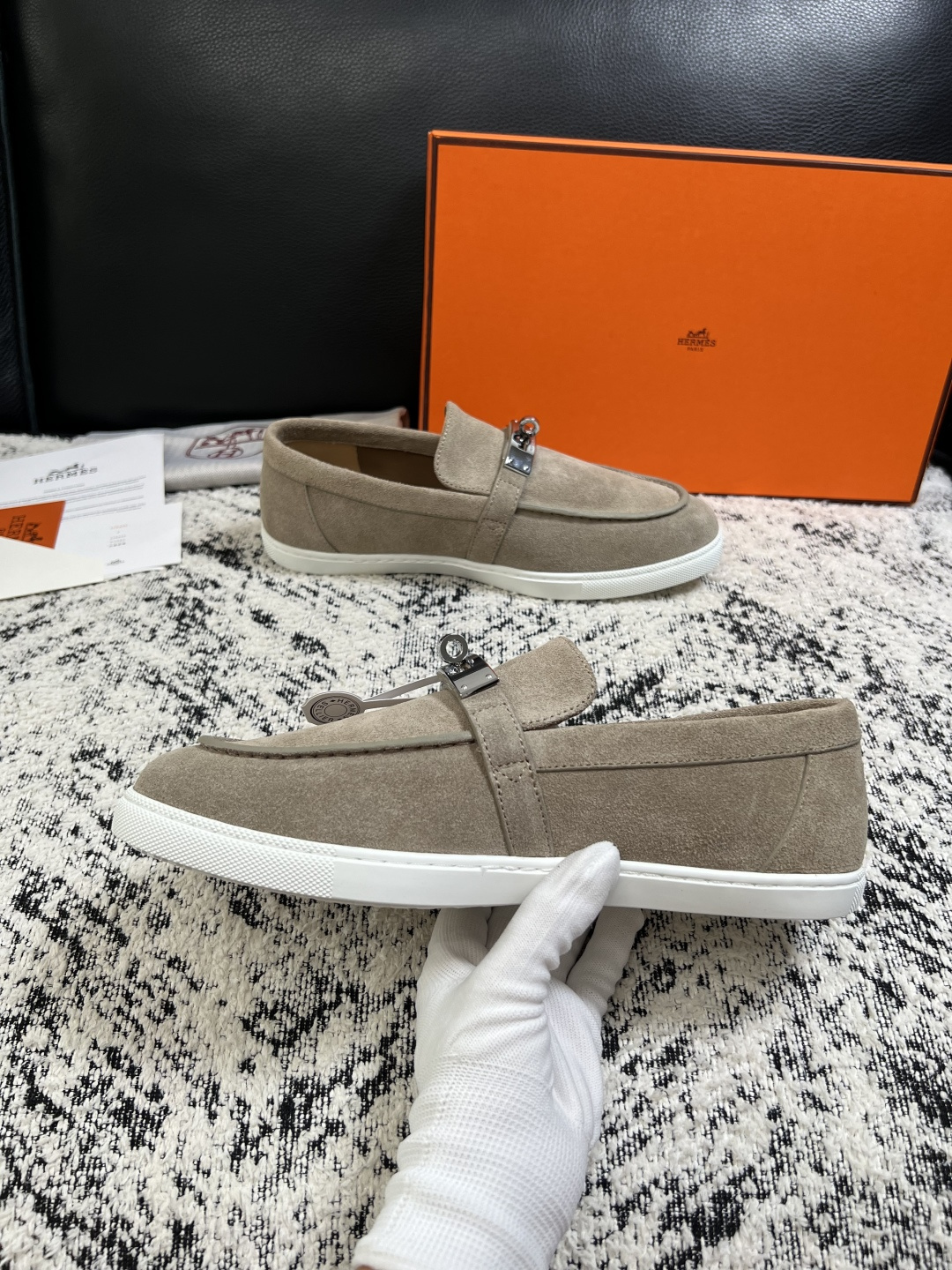 Hermes  高品质  顶级工艺品  爱马仕 专柜同步发售原厂配置，意大利进口原版牛皮面料，高品质拼接工艺，全进口水染