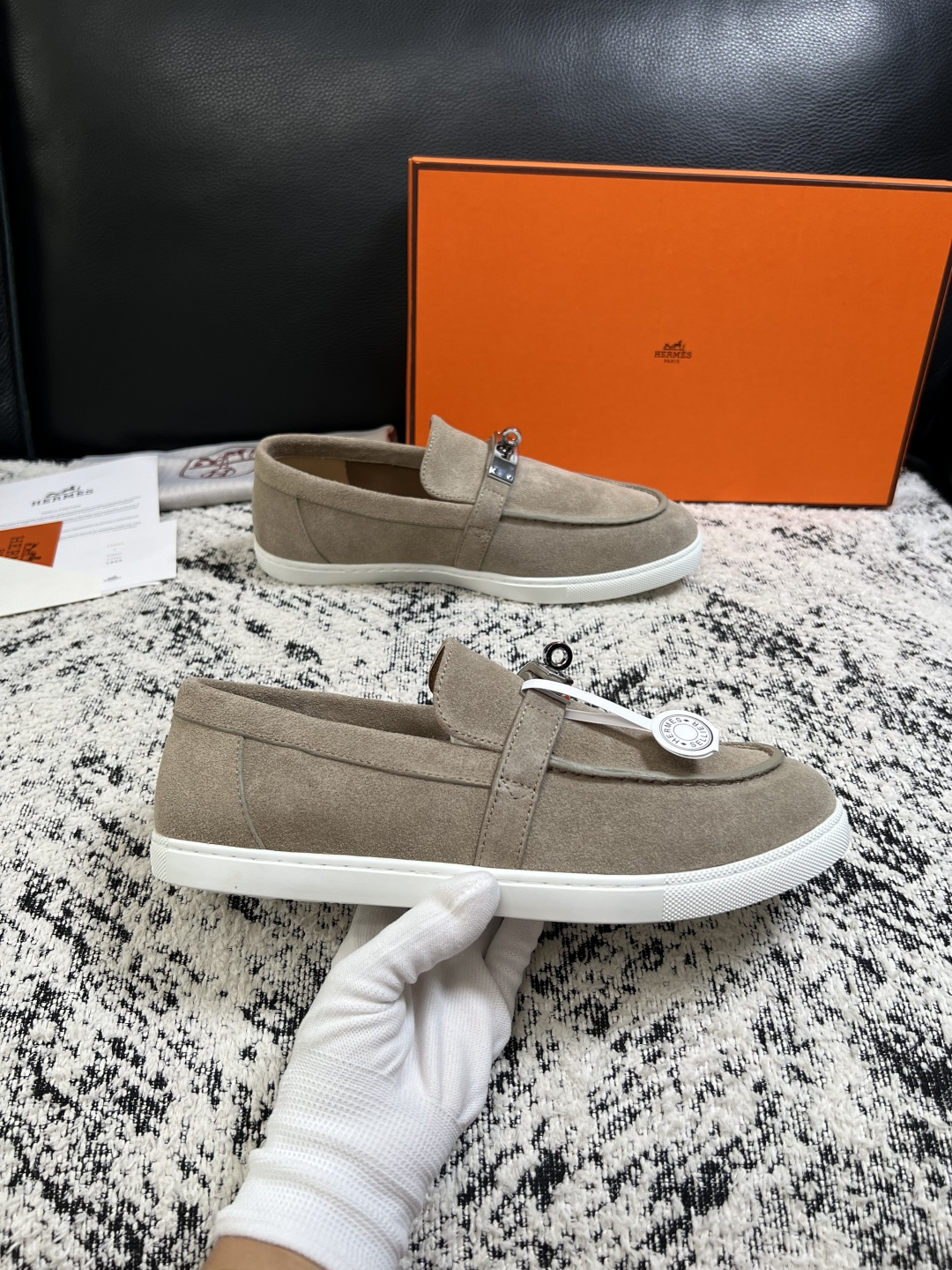 Hermes  高品质  顶级工艺品  爱马仕 专柜同步发售原厂配置，意大利进口原版牛皮面料，高品质拼接工艺，全进口水染
