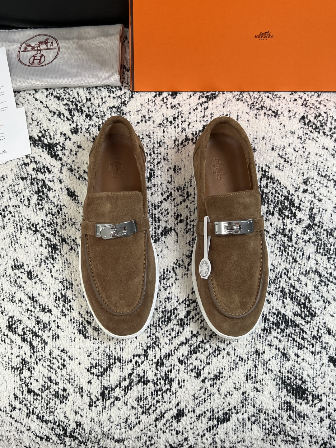 Hermes  高品质  顶级工艺品  爱马仕 专柜同步发售原厂配置，意大利进口原版牛皮面料，高品质拼接工艺，全进口水染