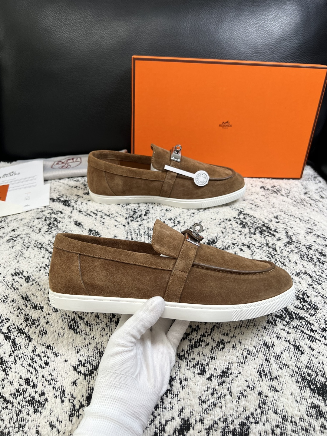 Hermes  高品质  顶级工艺品  爱马仕 专柜同步发售原厂配置，意大利进口原版牛皮面料，高品质拼接工艺，全进口水染