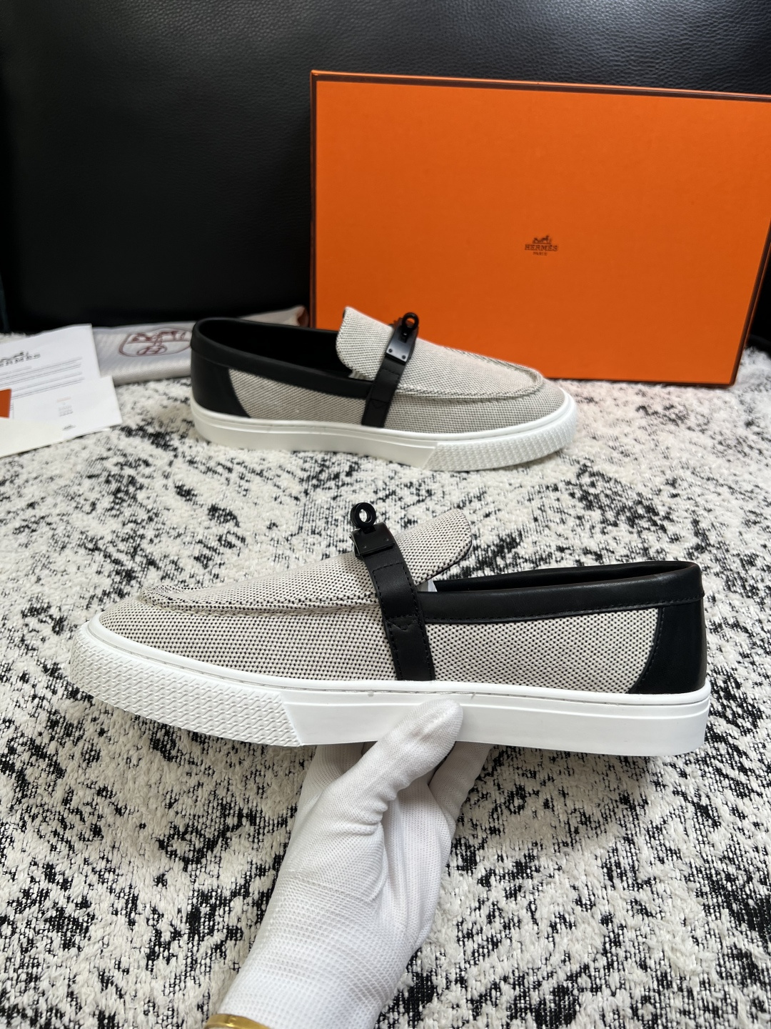 Hermes  高品质  顶级工艺品  爱马仕 专柜同步发售原厂配置，意大利进口原版牛皮面料，高品质拼接工艺，全进口水染