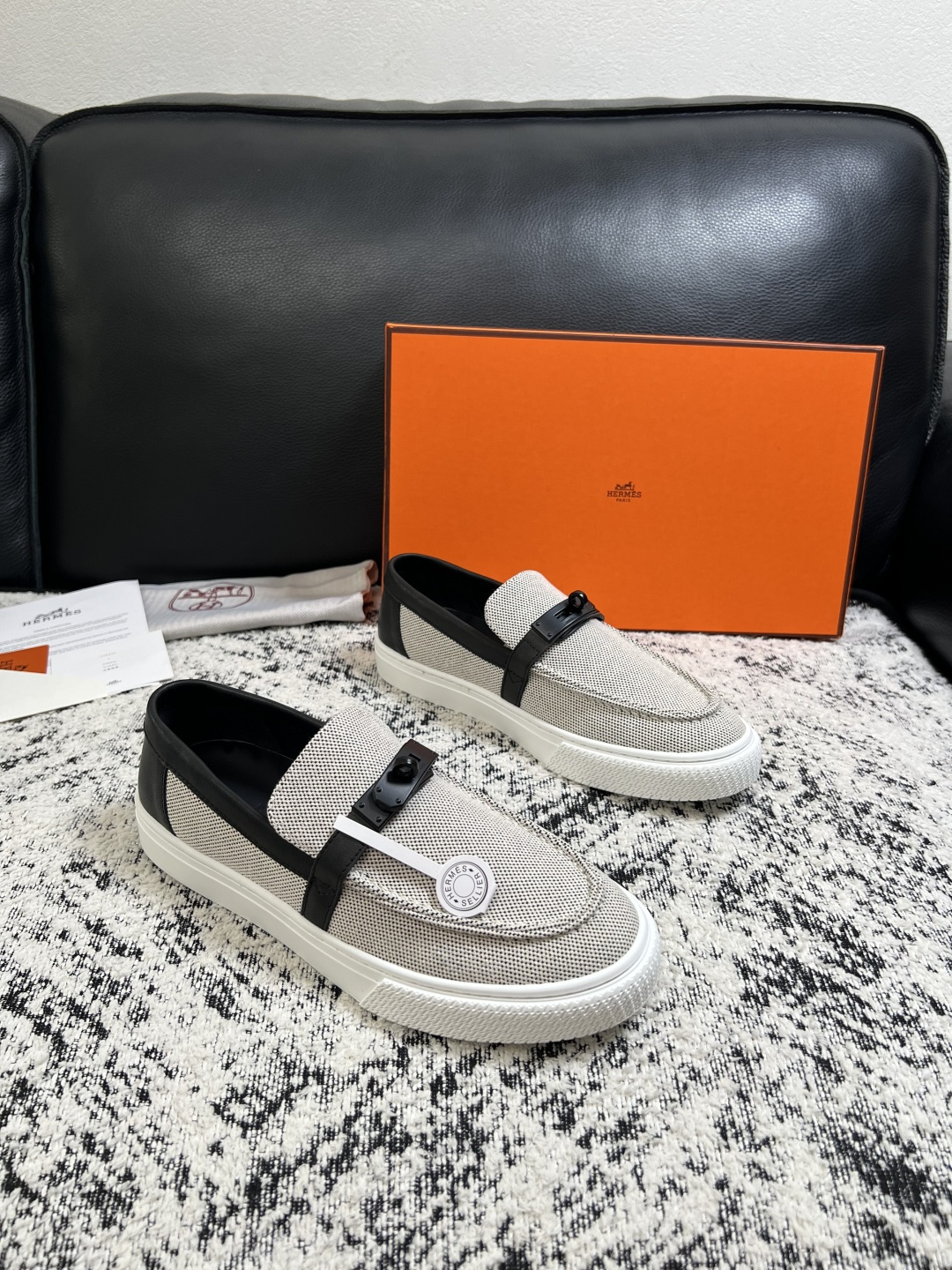 Hermes 高品质 顶级工艺品 爱马仕 专柜同步发售原厂配置,意大利进口原版牛皮面料,高品质拼接工艺,全进口水染 Hermes 高品质 顶级工艺品 爱马仕 专柜同步发售原厂配置,意大利进口原版牛皮面料,高品质拼接工艺,全进口水染
