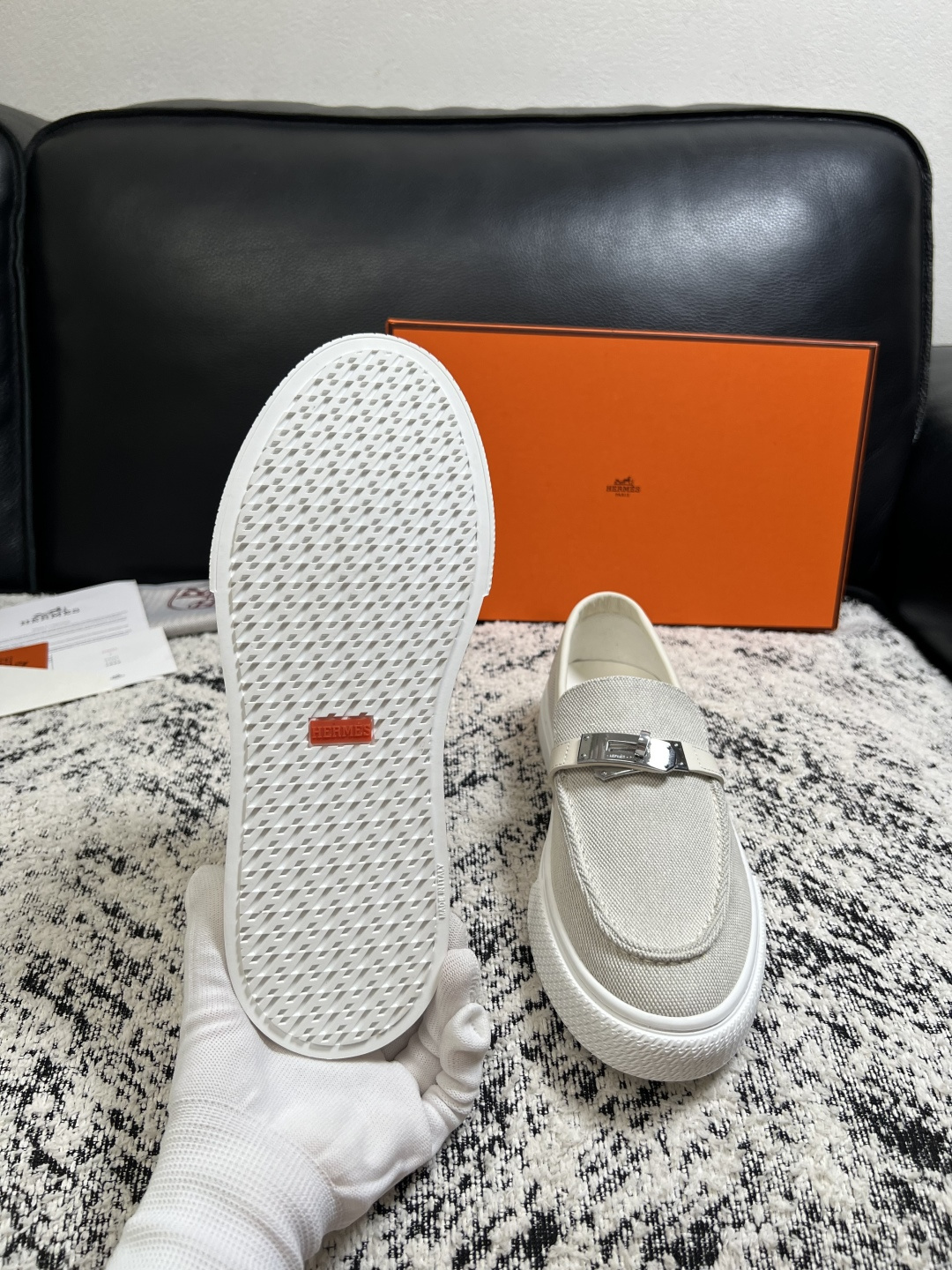 Hermes  高品质  顶级工艺品  爱马仕 专柜同步发售原厂配置，意大利进口原版牛皮面料，高品质拼接工艺，全进口水染