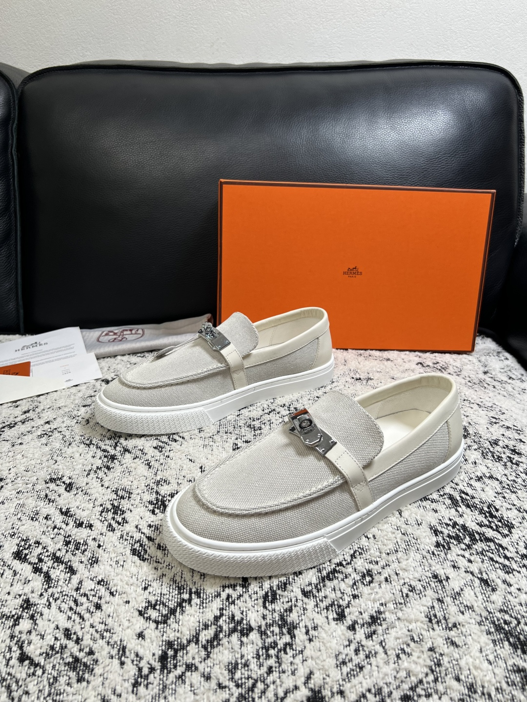 Hermes  高品质  顶级工艺品  爱马仕 专柜同步发售原厂配置，意大利进口原版牛皮面料，高品质拼接工艺，全进口水染