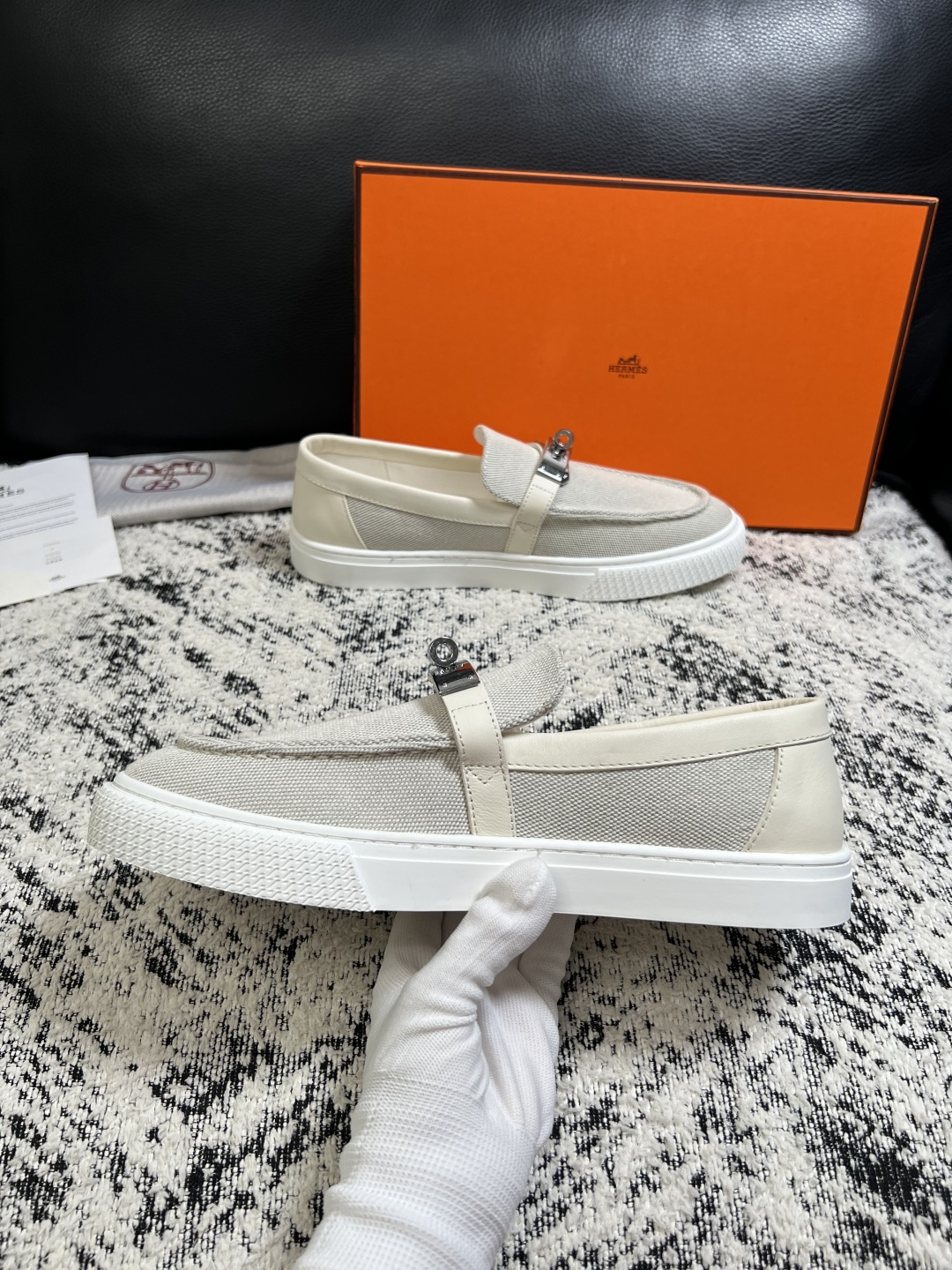 Hermes  高品质  顶级工艺品  爱马仕 专柜同步发售原厂配置，意大利进口原版牛皮面料，高品质拼接工艺，全进口水染