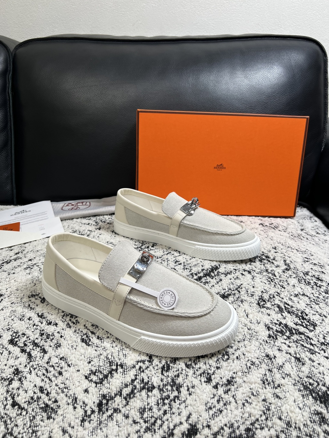 Hermes 高品质 顶级工艺品 爱马仕 专柜同步发售原厂配置,意大利进口原版牛皮面料,高品质拼接工艺,全进口水染 Hermes 高品质 顶级工艺品 爱马仕 专柜同步发售原厂配置,意大利进口原版牛皮面料,高品质拼接工艺,全进口水染