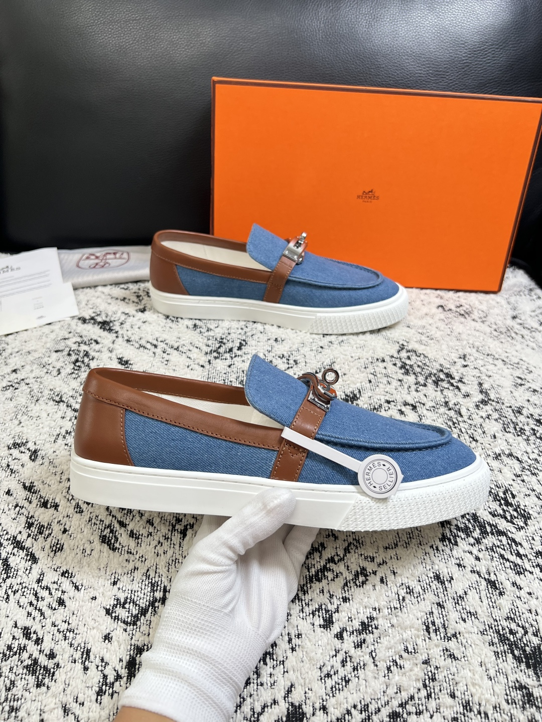 Hermes  高品质  顶级工艺品  爱马仕 专柜同步发售原厂配置，意大利进口原版牛皮面料，高品质拼接工艺，全进口水染