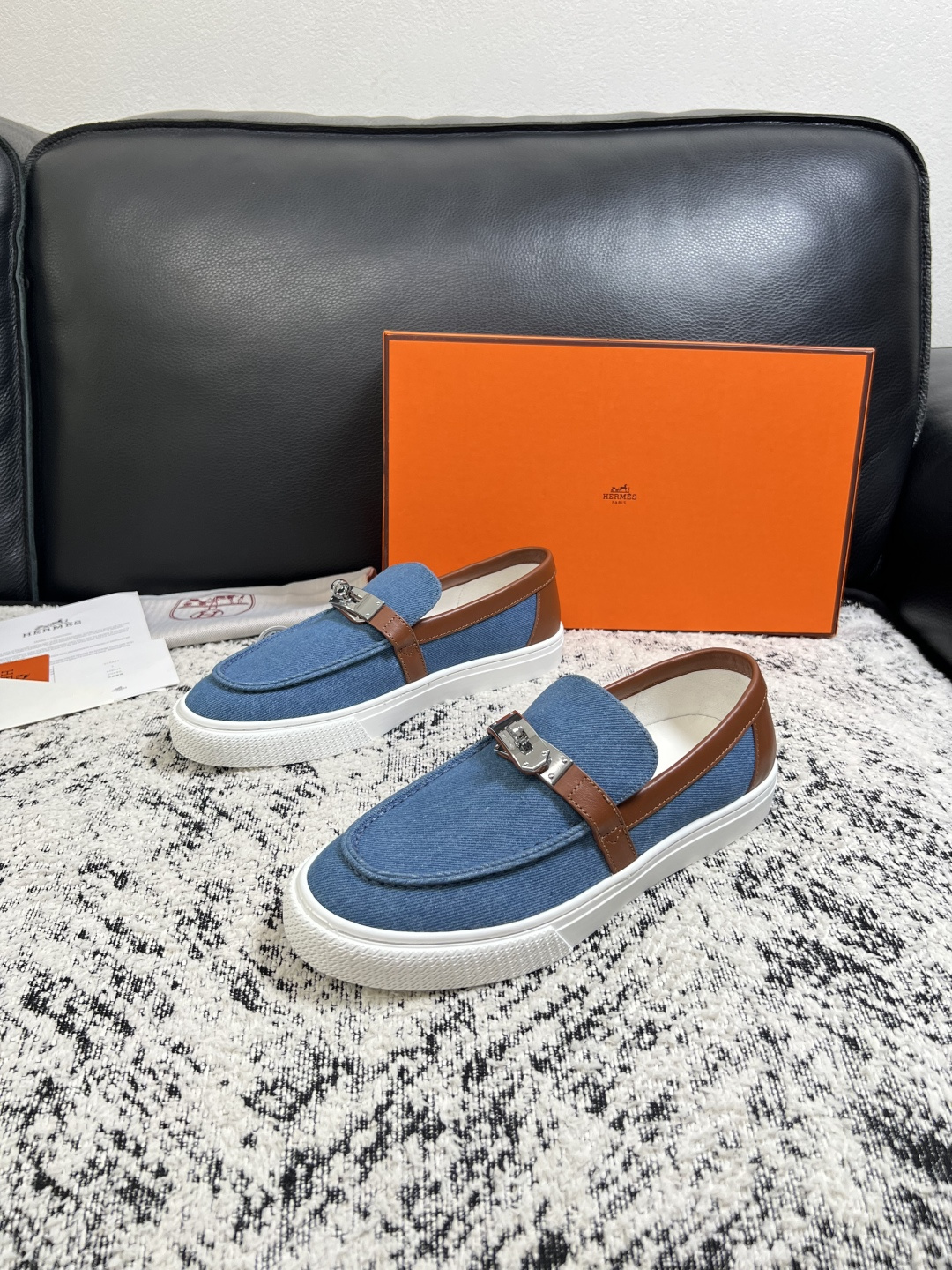 Hermes  高品质  顶级工艺品  爱马仕 专柜同步发售原厂配置，意大利进口原版牛皮面料，高品质拼接工艺，全进口水染