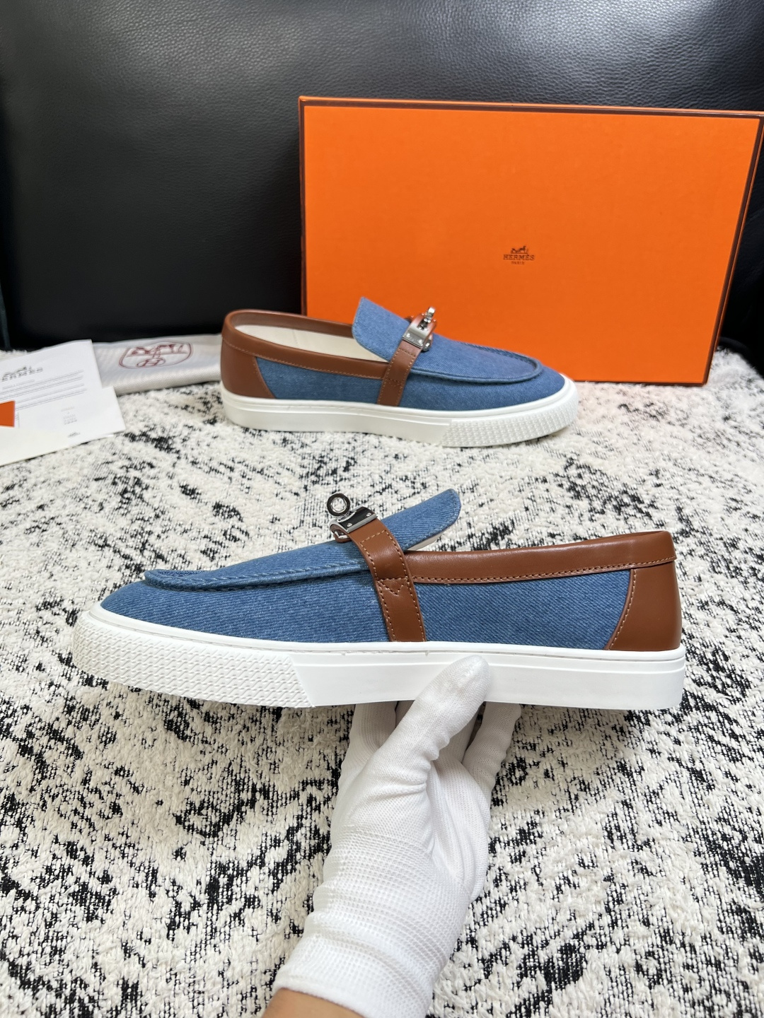 Hermes  高品质  顶级工艺品  爱马仕 专柜同步发售原厂配置，意大利进口原版牛皮面料，高品质拼接工艺，全进口水染