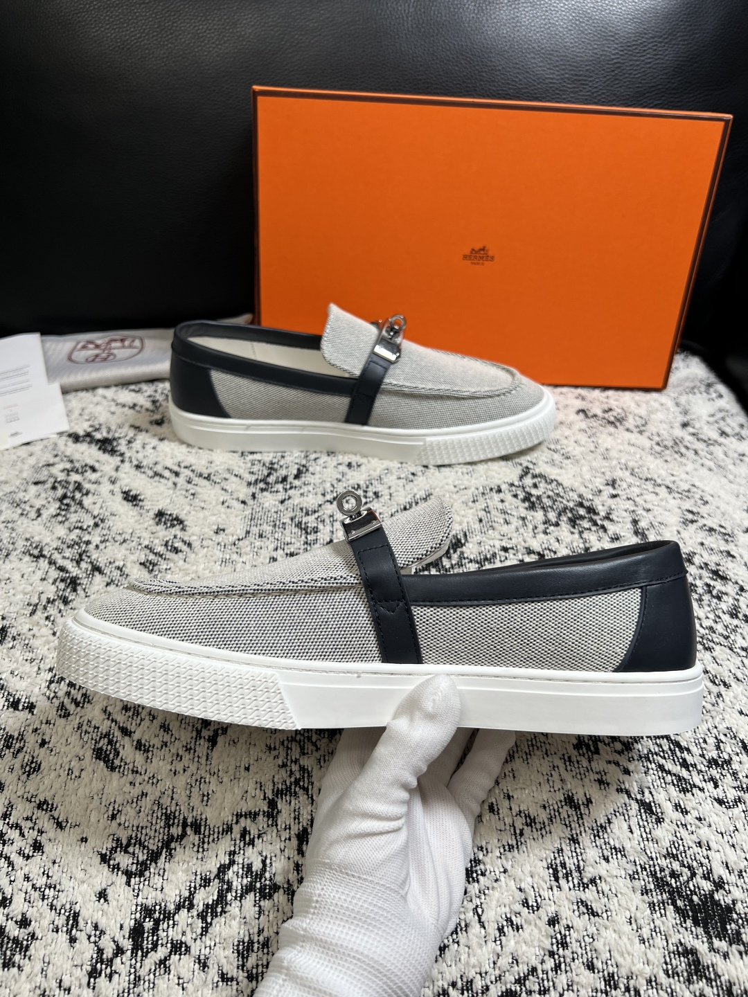 Hermes  高品质  顶级工艺品  爱马仕 专柜同步发售原厂配置，意大利进口原版牛皮面料，高品质拼接工艺，全进口水染