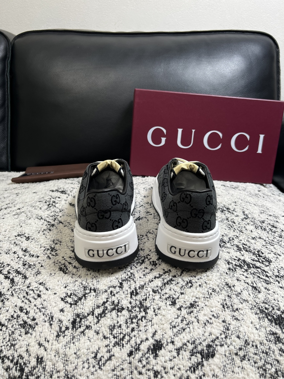Gucci 高品质  顶级工艺品  古奇  专柜新款原厂配置，意大利进口牛皮面料，进口牛皮内里垫，透气舒适，鞋底：原厂特