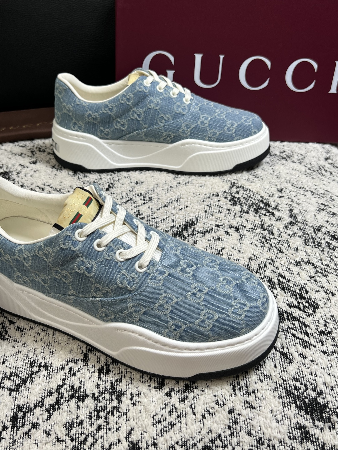 Gucci 高品质  顶级工艺品  古奇  专柜新款原厂配置，意大利进口牛皮面料，进口牛皮内里垫，透气舒适，鞋底：原厂特
