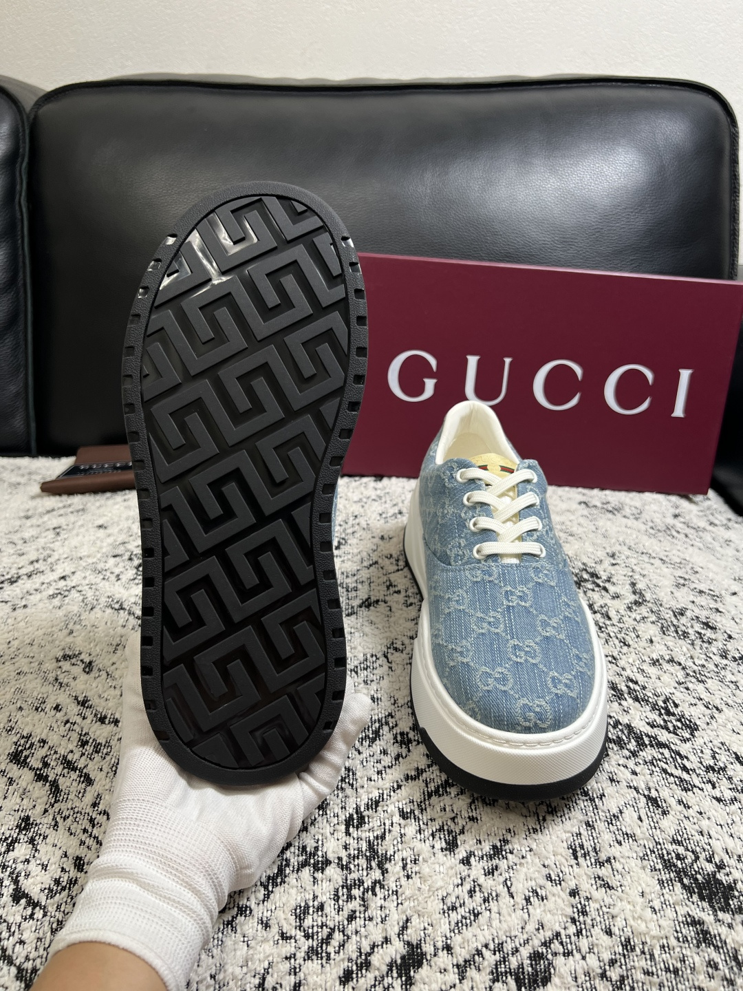 Gucci 高品质  顶级工艺品  古奇  专柜新款原厂配置，意大利进口牛皮面料，进口牛皮内里垫，透气舒适，鞋底：原厂特