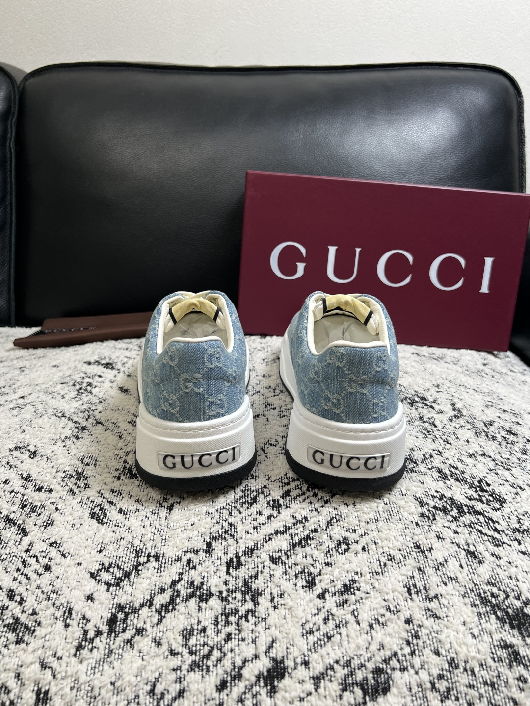 Gucci 高品质  顶级工艺品  古奇  专柜新款原厂配置，意大利进口牛皮面料，进口牛皮内里垫，透气舒适，鞋底：原厂特