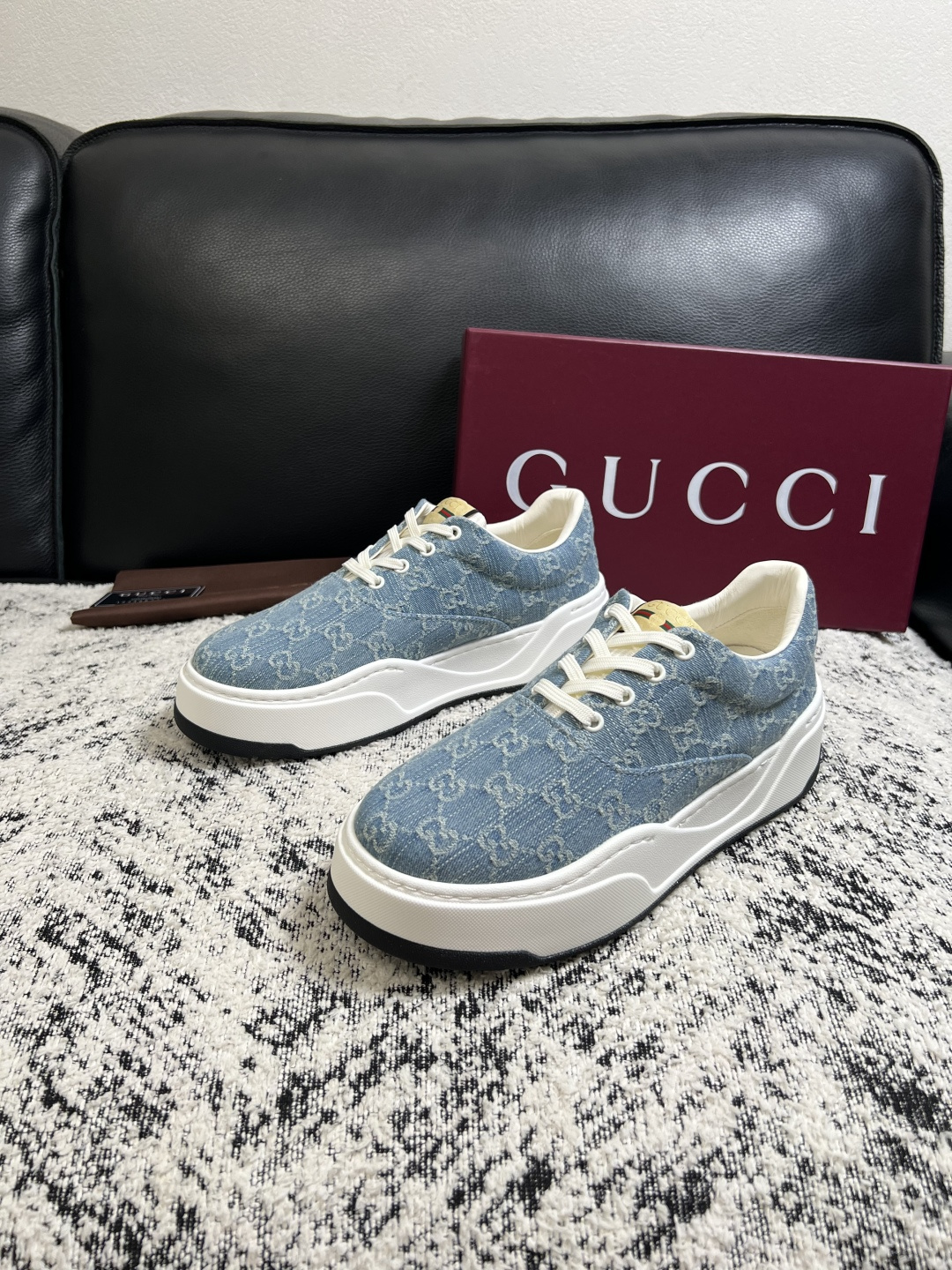 Gucci 高品质  顶级工艺品  古奇  专柜新款原厂配置，意大利进口牛皮面料，进口牛皮内里垫，透气舒适，鞋底：原厂特