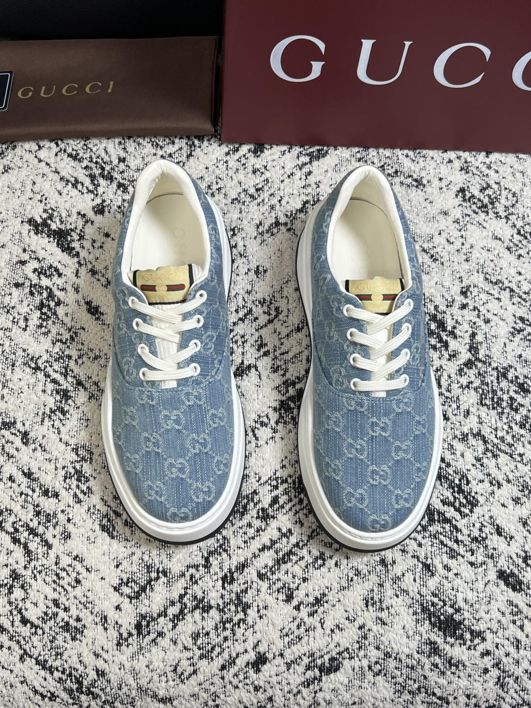Gucci 高品质  顶级工艺品  古奇  专柜新款原厂配置，意大利进口牛皮面料，进口牛皮内里垫，透气舒适，鞋底：原厂特