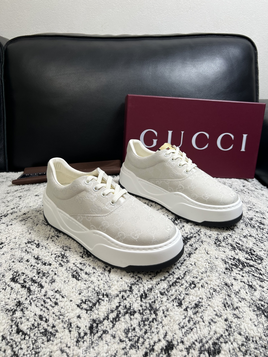 Gucci 高品质 顶级工艺品 古奇 专柜新款原厂配置,意大利进口牛皮面料,进口牛皮内里垫,透气舒适,鞋底:原厂特 Gucci 高品质 顶级工艺品 古奇 专柜新款原厂配置,意大利进口牛皮面料,进口牛皮内里垫,透气舒适,鞋底:原厂特