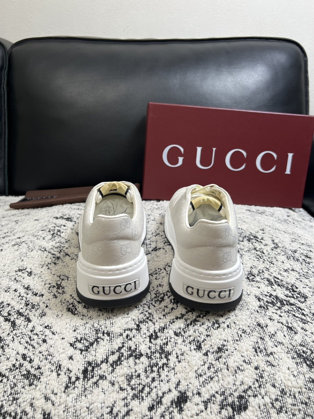 Gucci 高品质  顶级工艺品  古奇  专柜新款原厂配置，意大利进口牛皮面料，进口牛皮内里垫，透气舒适，鞋底：原厂特
