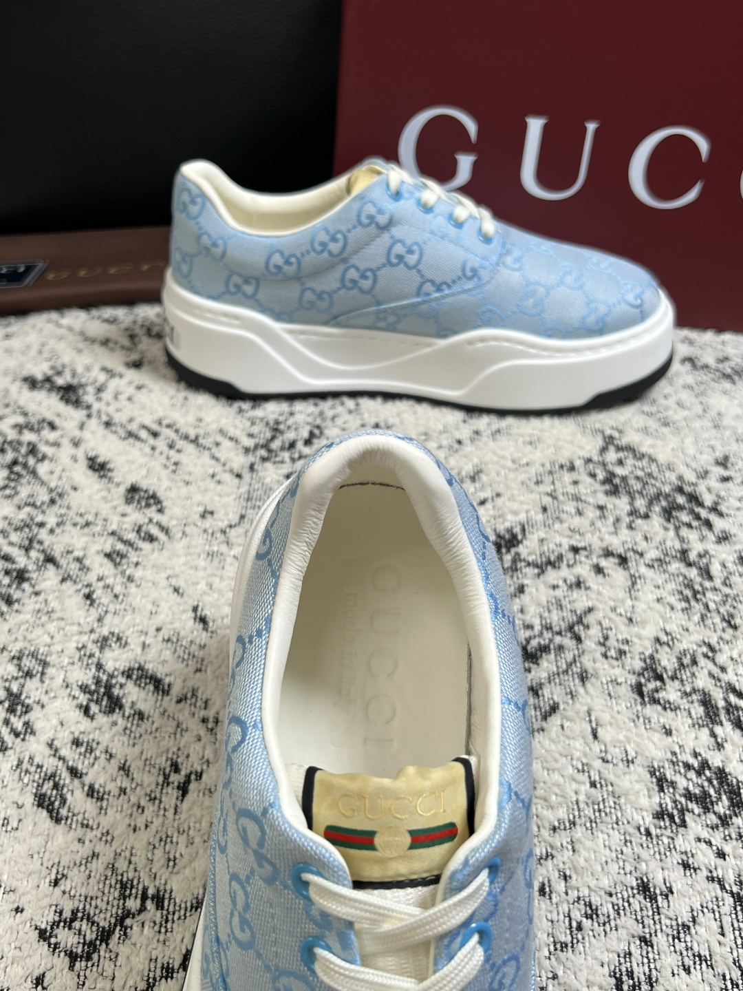 Gucci 高品质  顶级工艺品  古奇  专柜新款原厂配置，意大利进口牛皮面料，进口牛皮内里垫，透气舒适，鞋底：原厂特