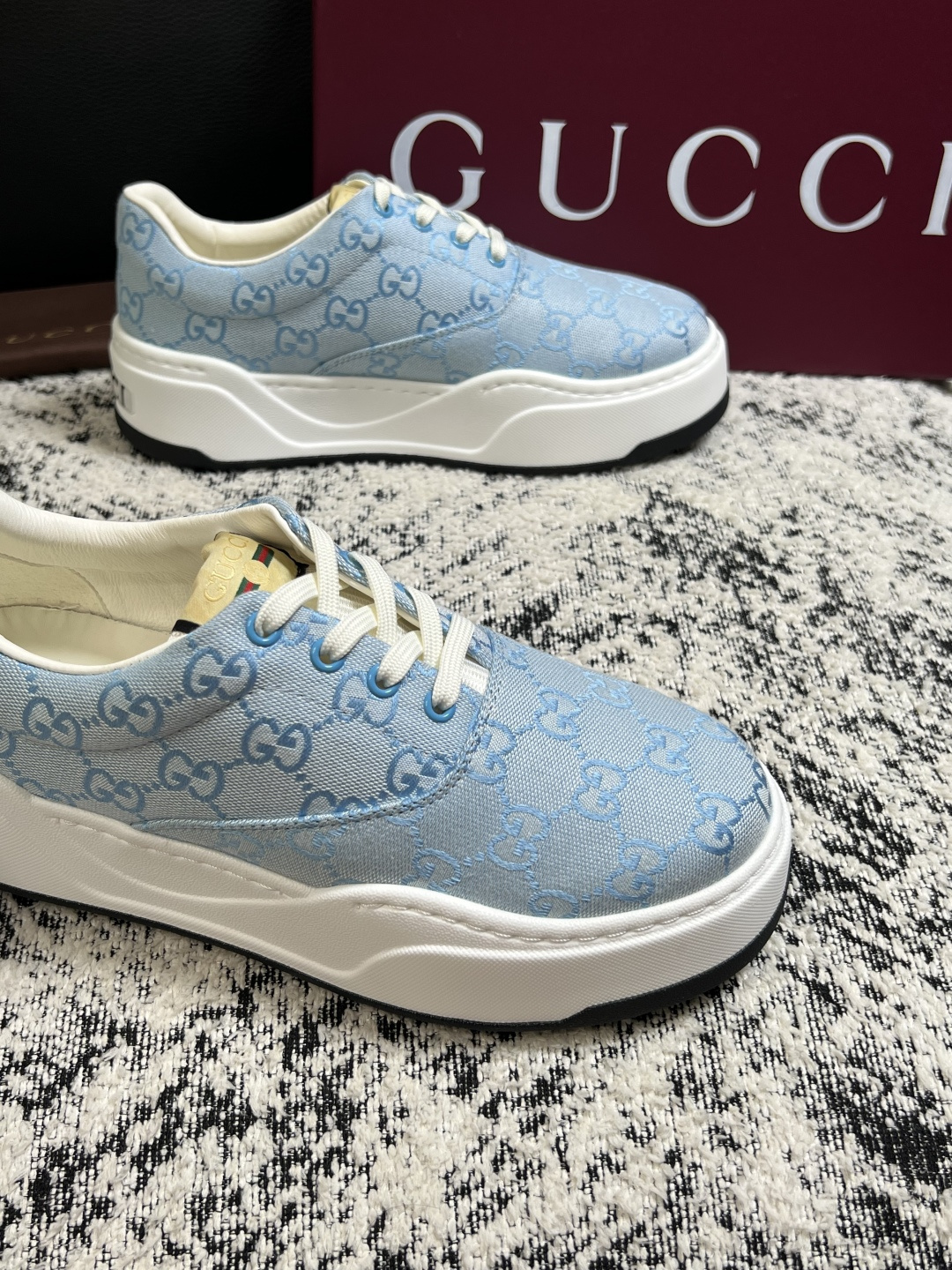 Gucci 高品质  顶级工艺品  古奇  专柜新款原厂配置，意大利进口牛皮面料，进口牛皮内里垫，透气舒适，鞋底：原厂特