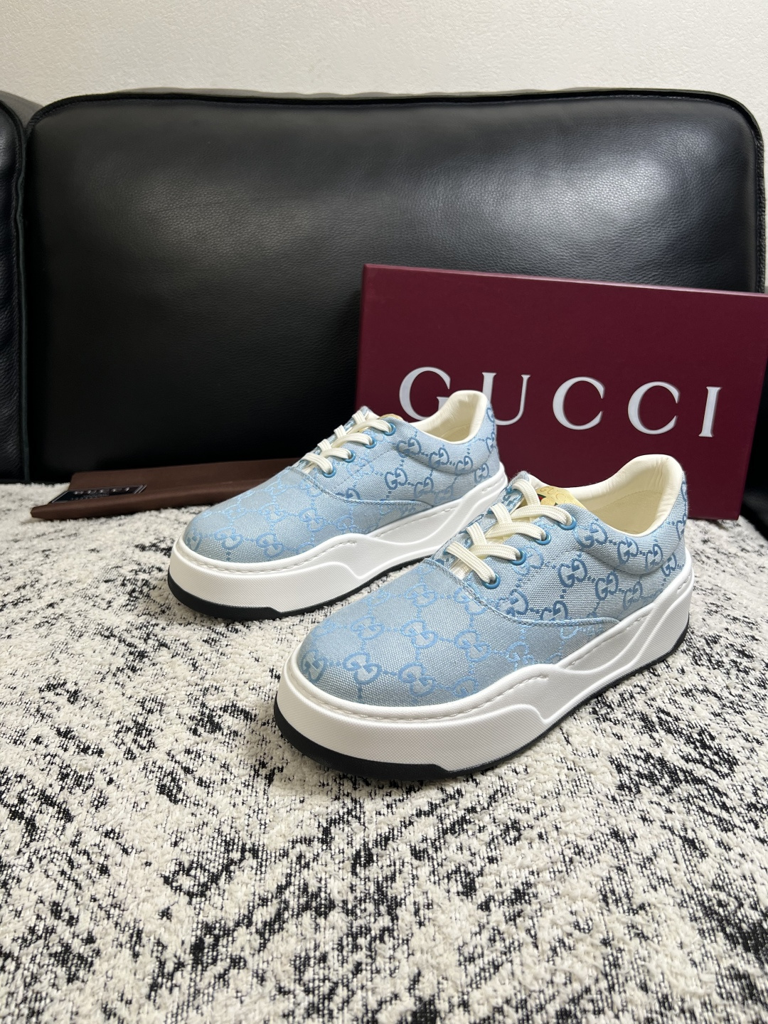 Gucci 高品质  顶级工艺品  古奇  专柜新款原厂配置，意大利进口牛皮面料，进口牛皮内里垫，透气舒适，鞋底：原厂特