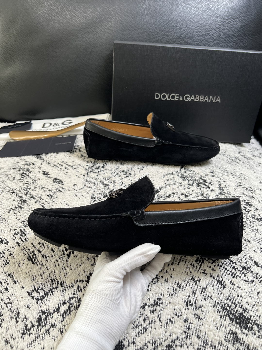 Dolce & Gabbana   高品质  顶级工艺品  杜嘉班纳 爆款豆豆鞋专柜新品同步，鞋面意大利进口牛皮面料，高