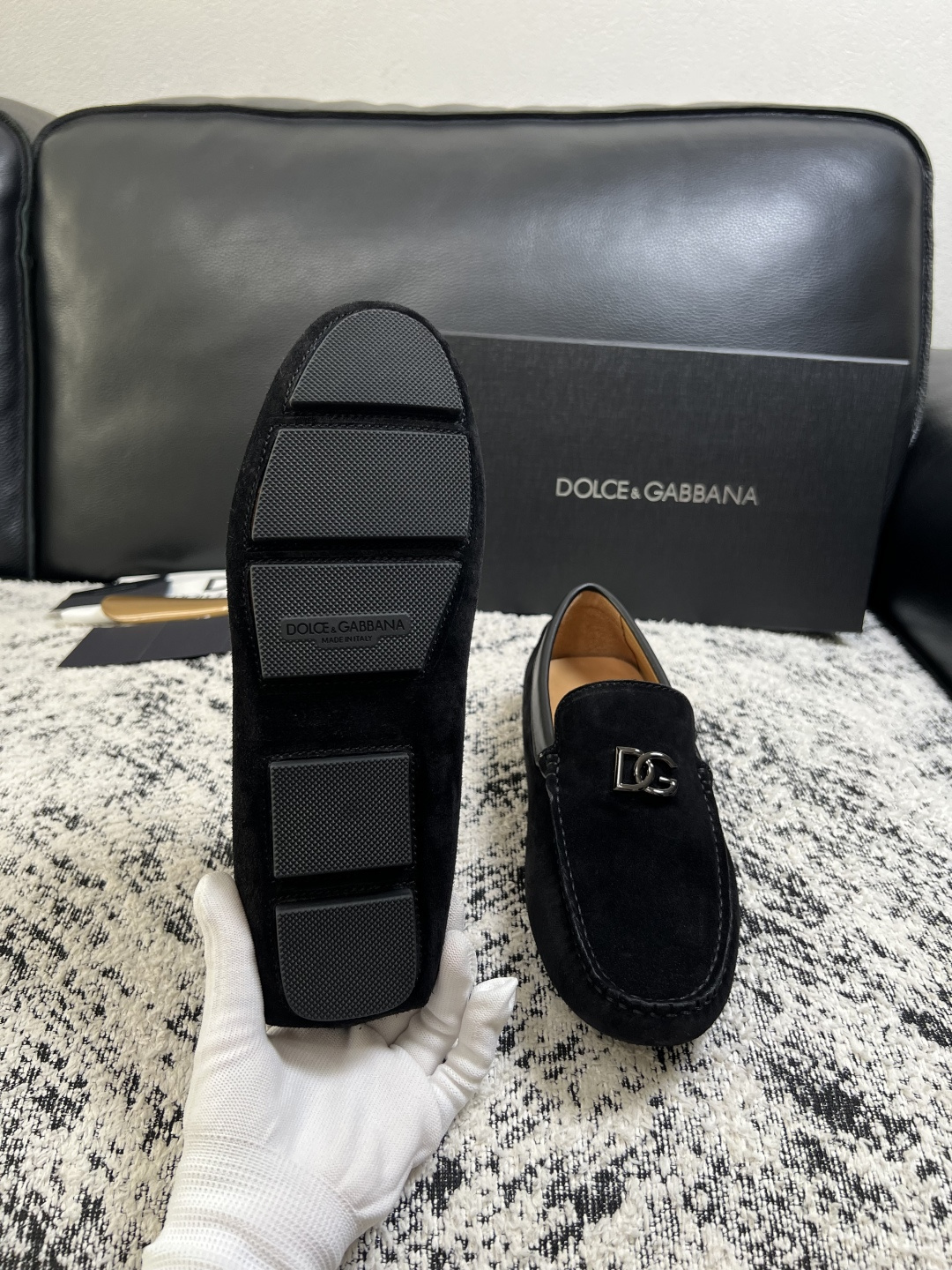 Dolce & Gabbana   高品质  顶级工艺品  杜嘉班纳 爆款豆豆鞋专柜新品同步，鞋面意大利进口牛皮面料，高